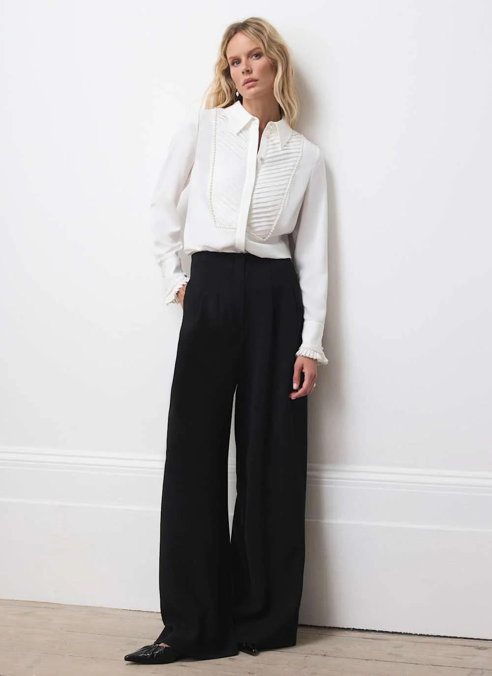 Black Wide Leg Darted Trousers | Mint Velvet