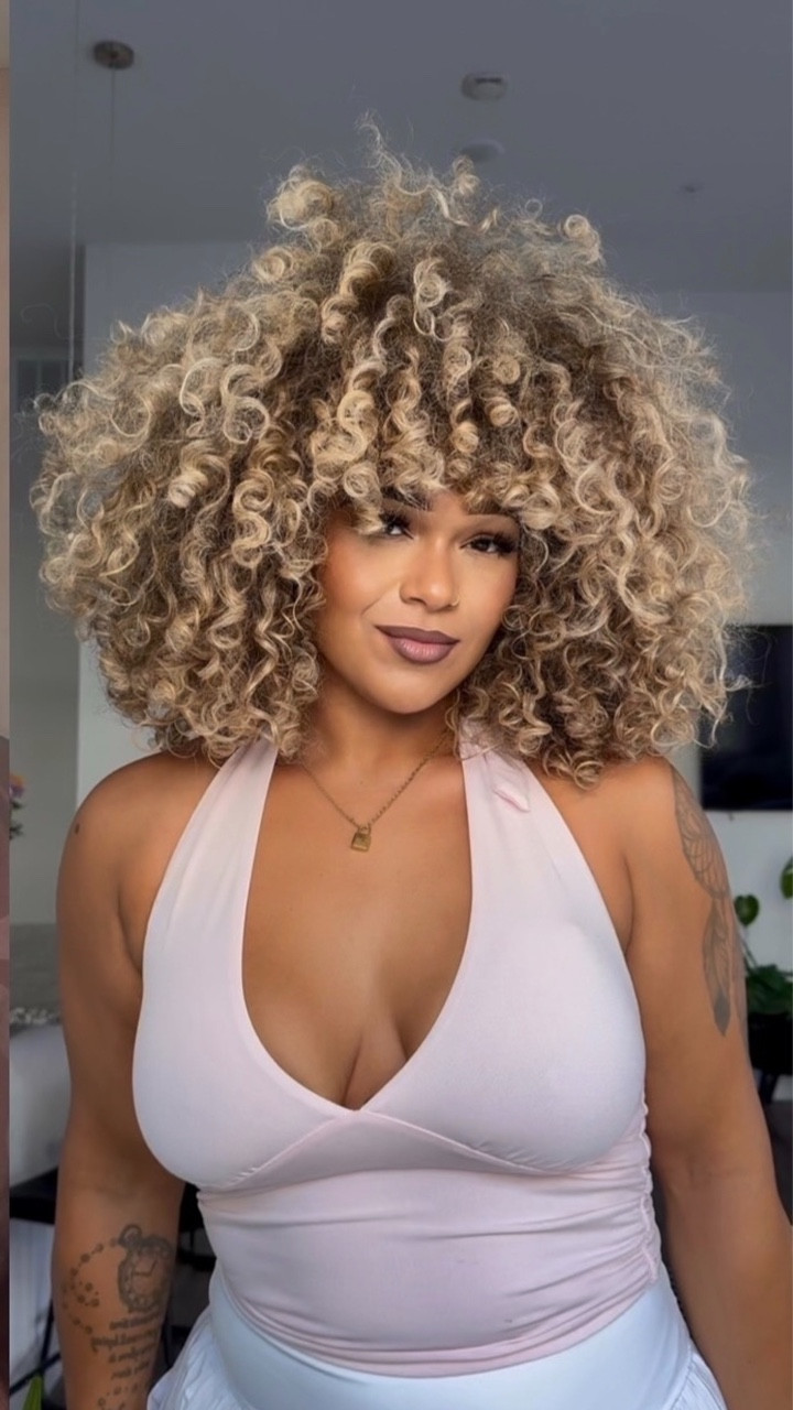 Hey besties! 💕

We’ve got a fresh lineup! I added a few new products I’ve been testing and loving so far. 😍


#curlyhairproducts #curls #curlyhairstyle #blondecurlyhair