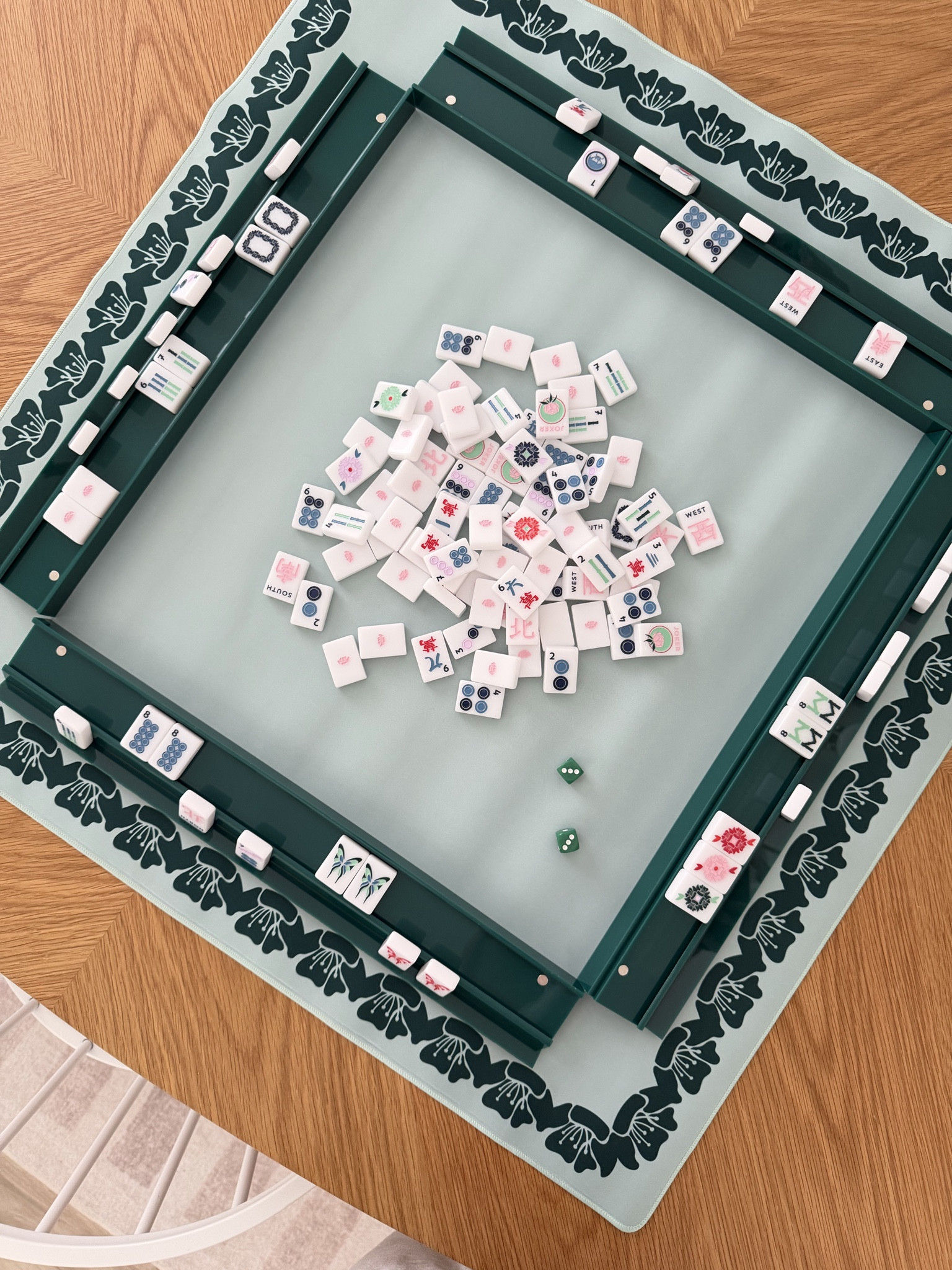 It’s Mahjong night! 