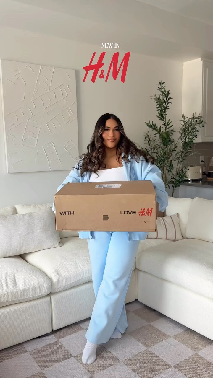 Spring starts now 🌷🤍✨ some recent h&m finds! 

Drop the word ‘HAUL’ below and I’ll send you the details 💌

H&M Haul, Spring Finds, New in H&M, Try-On Haul, Everyday Outfits, Size Large Fashion, OUTFIT, Style, Fresh Spring Looks, Affordable Fashion

#hmhaul #hmfinds #springfashion #clothinghaul #springstyle