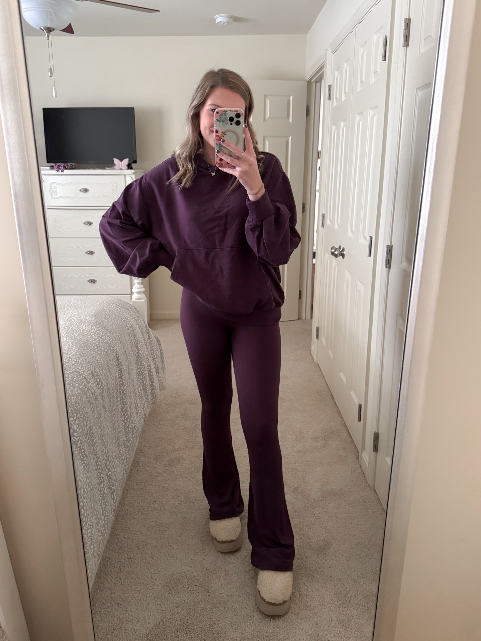 aerie new arrivals!

wearing a small in the sweatshirt and small in flare leggings

#LTKSaleAlert #LTKFindsUnder100 #LTKSeasonal