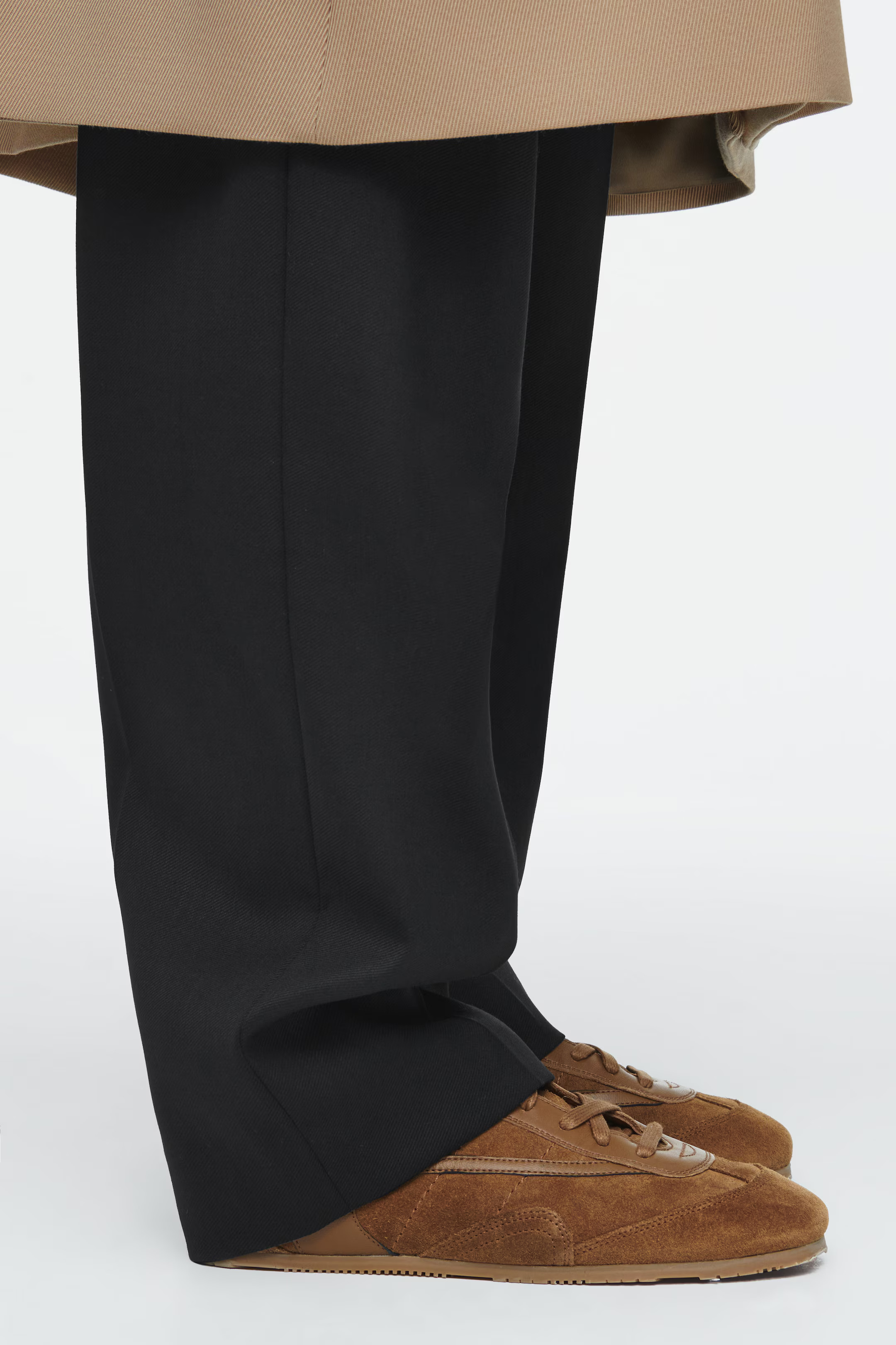 SCHLICHTE SNEAKERS AUS LEDER - MOKKA | COS (EU)