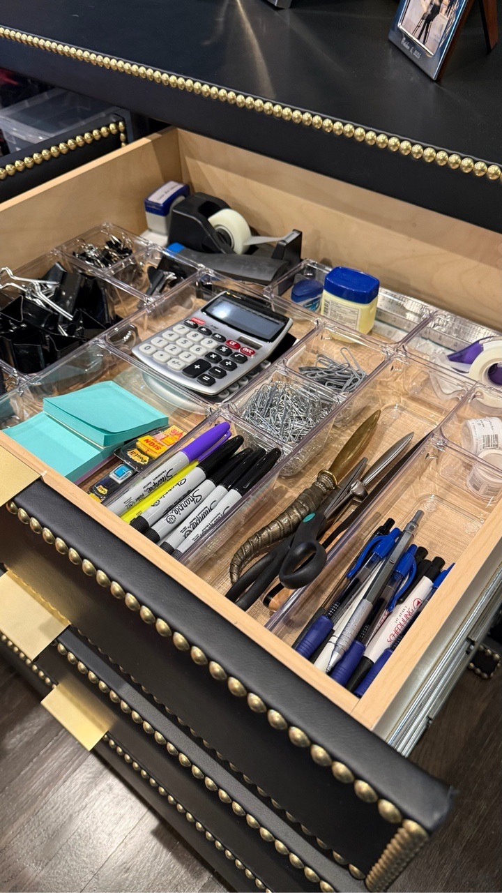 Office overhaul today 🖇️ Yes MollyB tackles corporate spaces too! #office #organization #officesupplies #igdaily #reels

#LTKdayinmylife #LTKMens #LTKHome