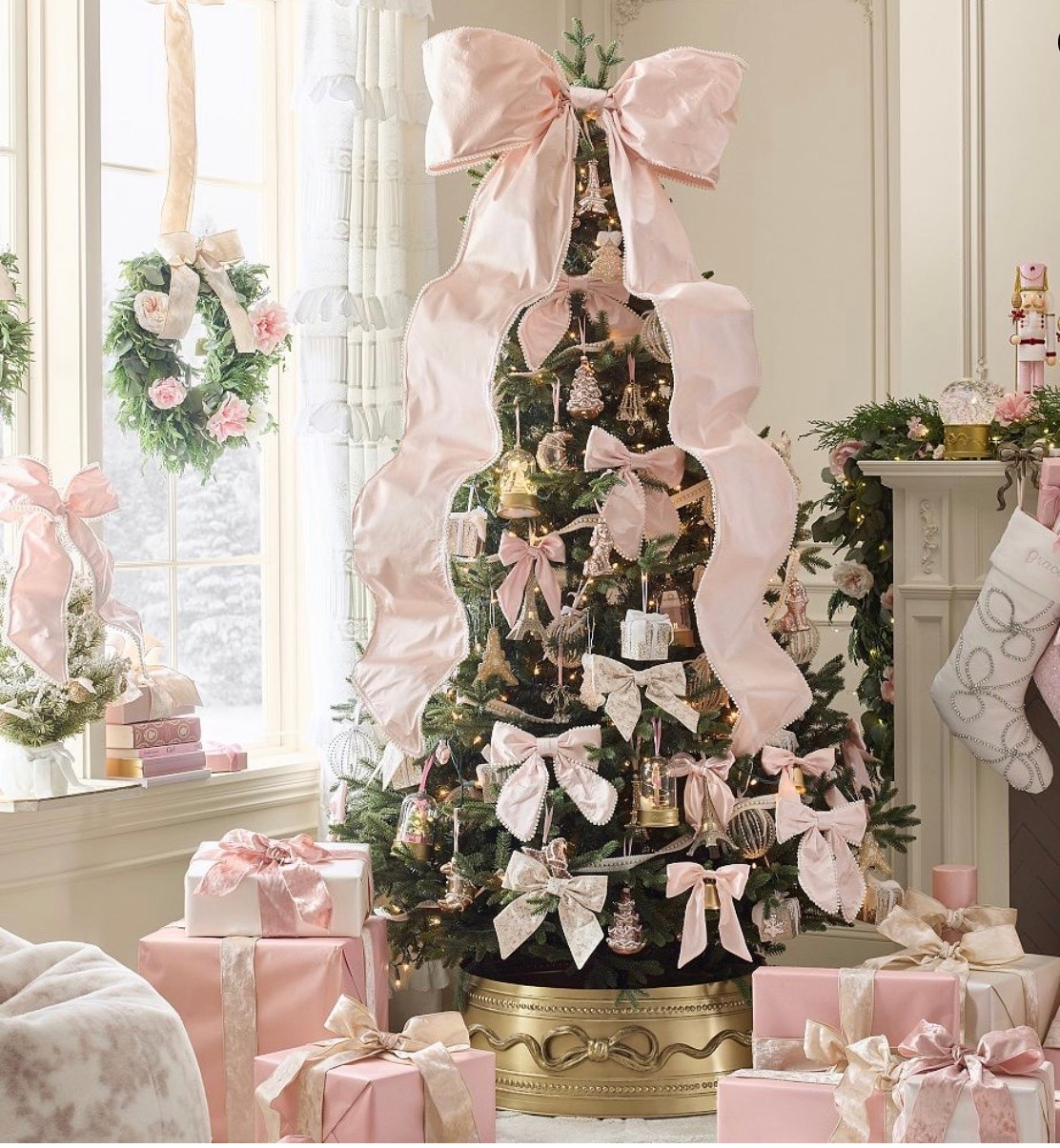 One of our favorite drops of the year! Loveshackfancy holiday is here! Last couple of years things have sold out quick so don’t wait if you’ve got your eye on anything! 

Linking some faves! 🎀🌲💕

#LTKmomlife #LTKOver40 #LTKHome