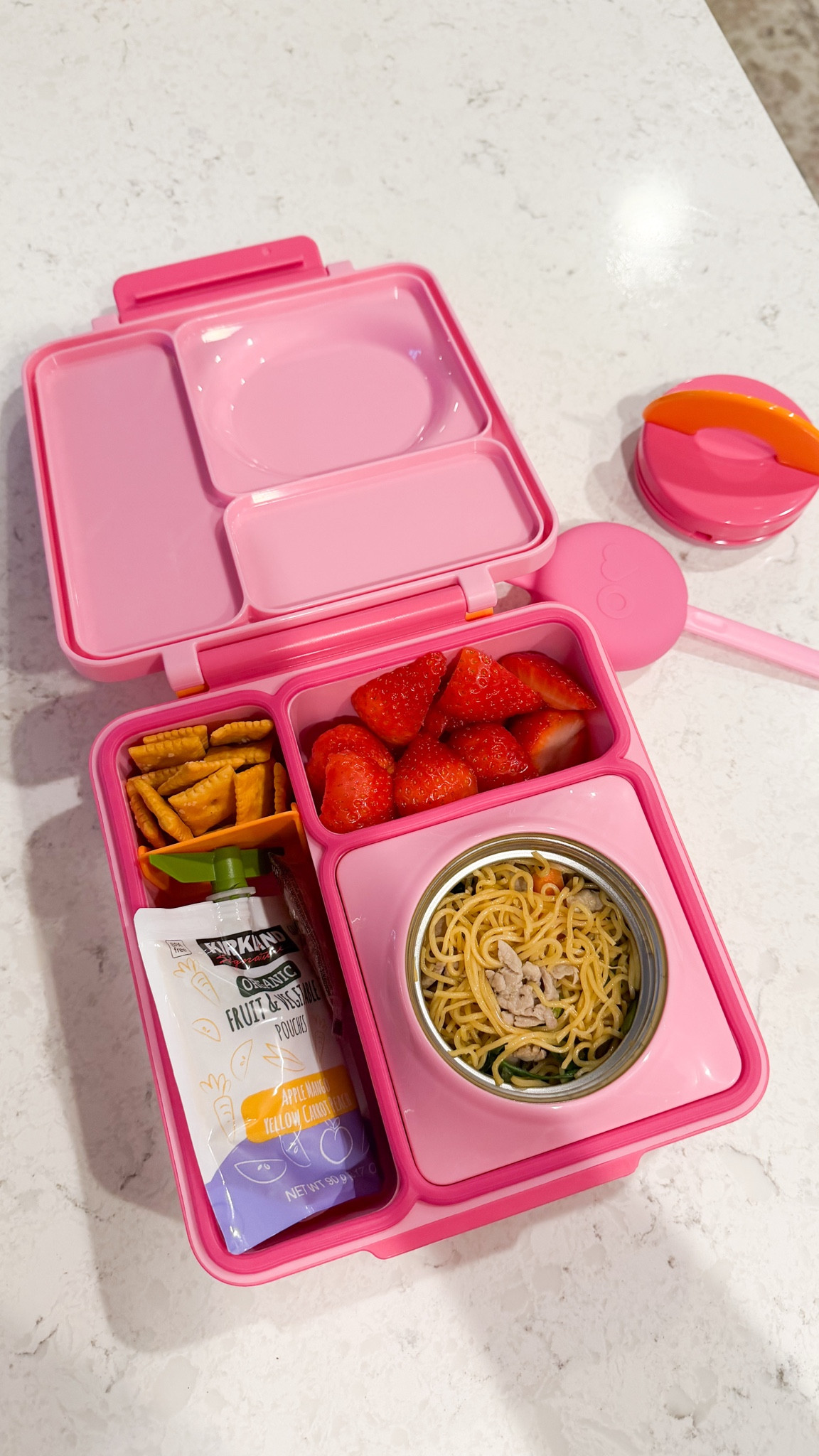 INSULATED LUNCHBOX! Big sis' lunch today. Chow mein noodles with fruit, crackers and a pouch.