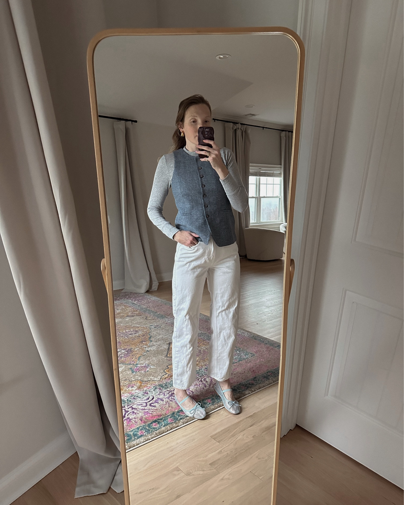 TFW your calendar says ‘spring’ but the forecast says ‘showers’ 🌦️ blending blues and whites for a seasonal go-to outfit (jeans under $100, top under $20) ☔️

#LTKSeasonal #LTKSaleAlert #LTKFindsUnder100