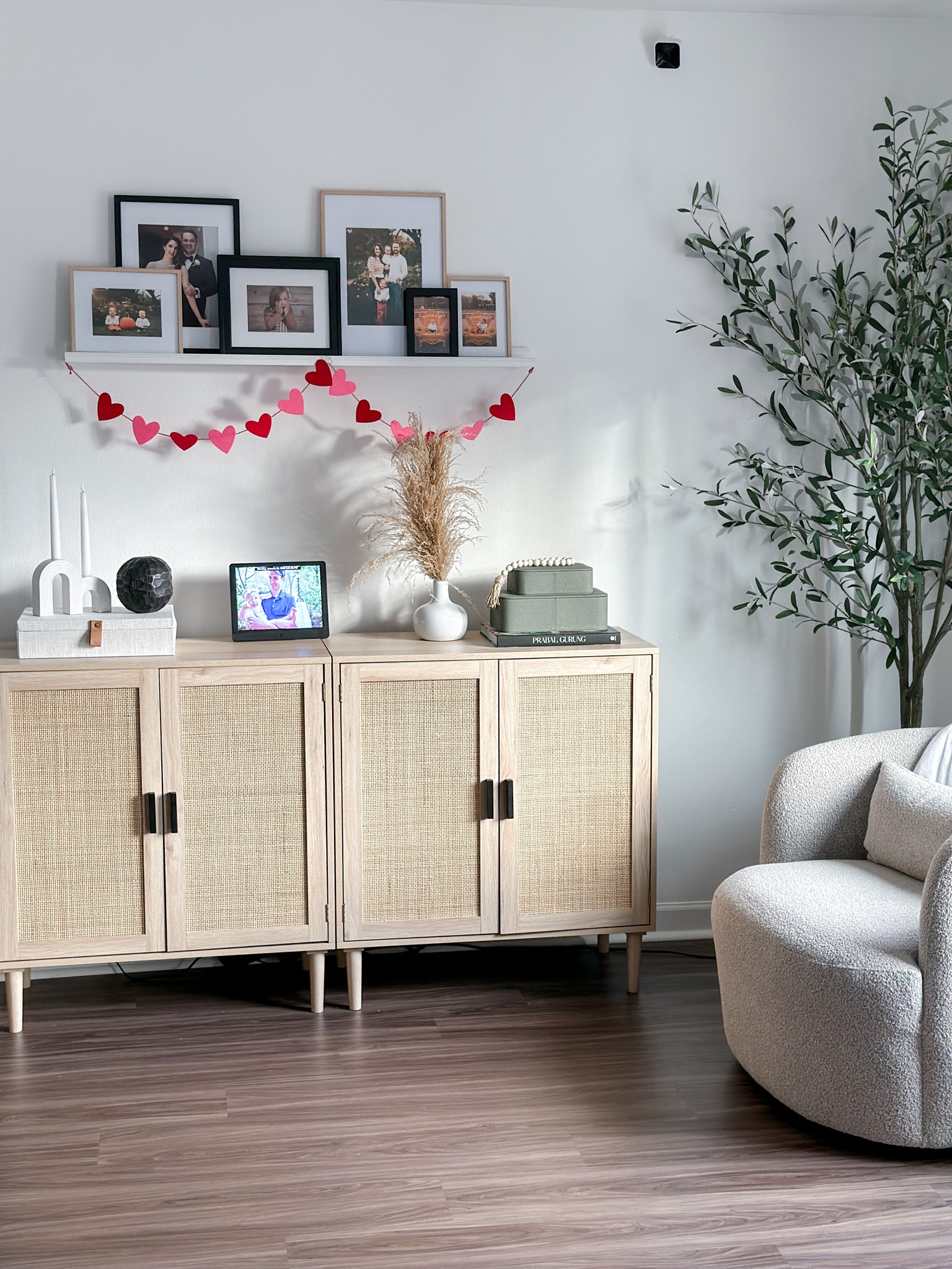 Decor refresh! 
(Picture frames are from HomeGoods) 

UndeniablyElyse.com

Amazon finds
Cane furniture
Neutral cabinets
Valentine’s Day decor
Target  
World market
TJ Maxx
Wayfair

#LTKhome #LTKFind #LTKunder50