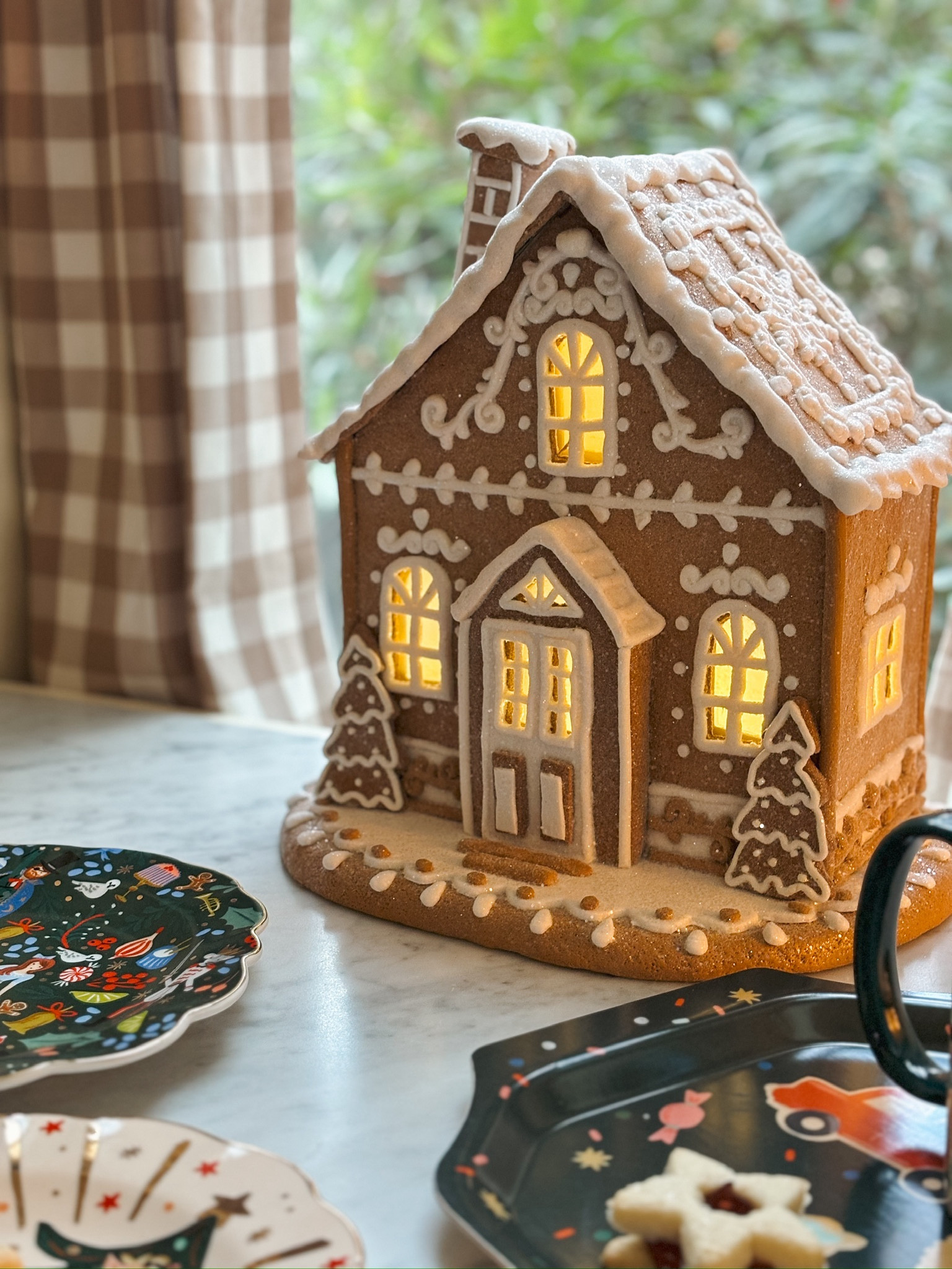 Gingerbread houses (lighted!) on sale for 40% off! Several style options. So festive!

#LTKCyberWeek #LTKHoliday #LTKGiftGuide