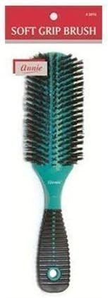 Kiss Red Pro Brush Soft Grip  | Amazon (US)