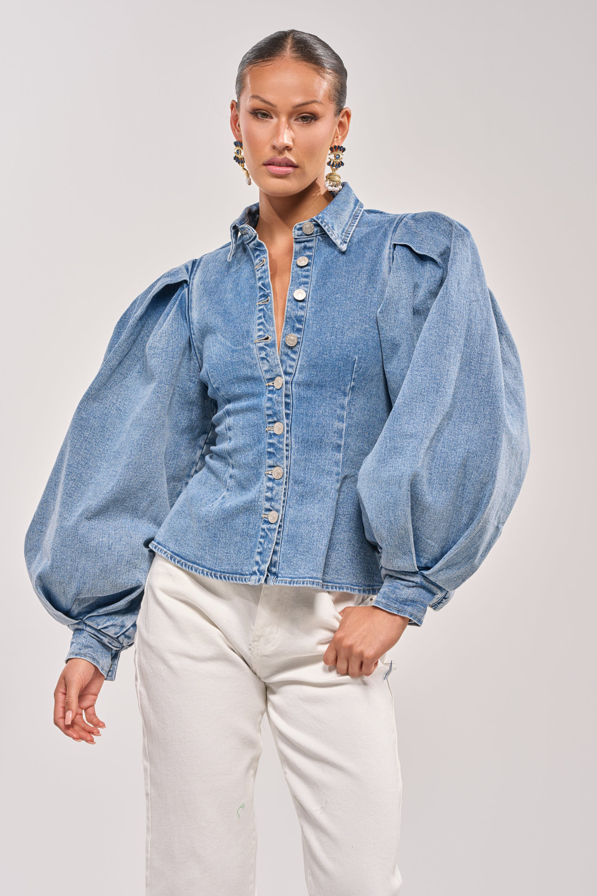 AKIRA Juliana Denim Blouse | Light Blue | Size Large | AKIRA