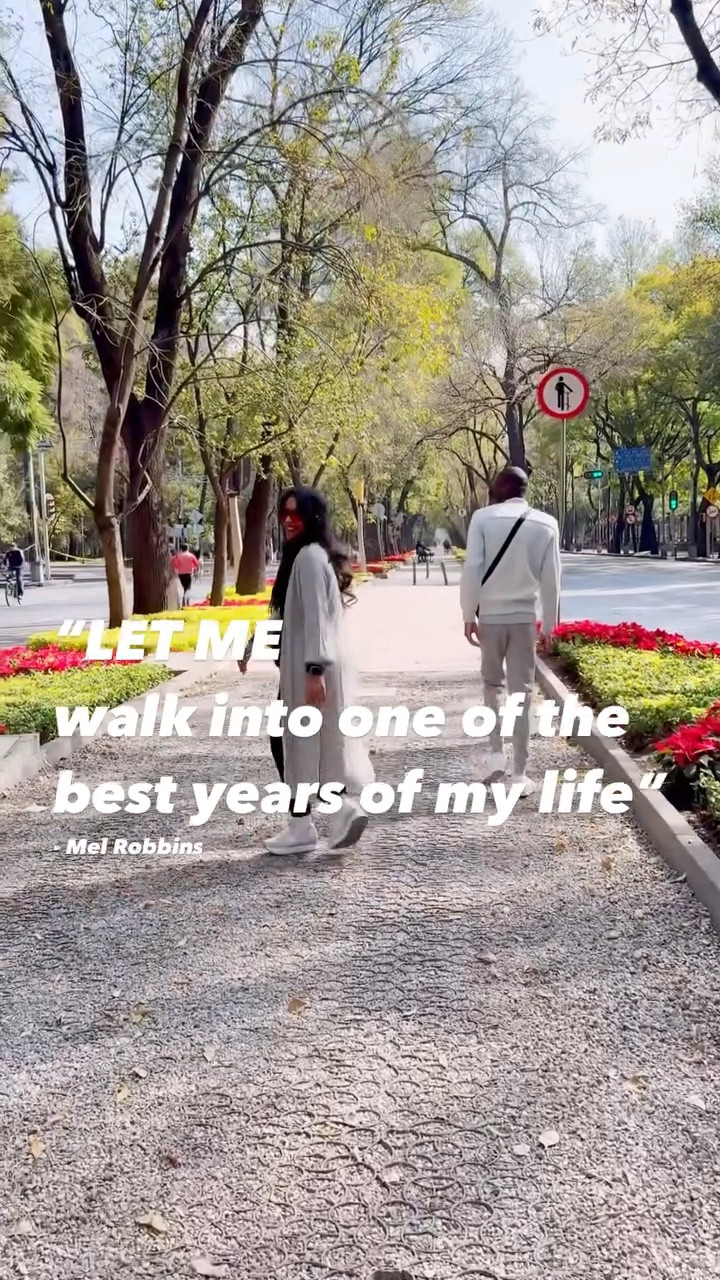 Repeat after me… “Let Me walk into one of the best years of my life!"😉 #Happy2025 🥂🥰🎉