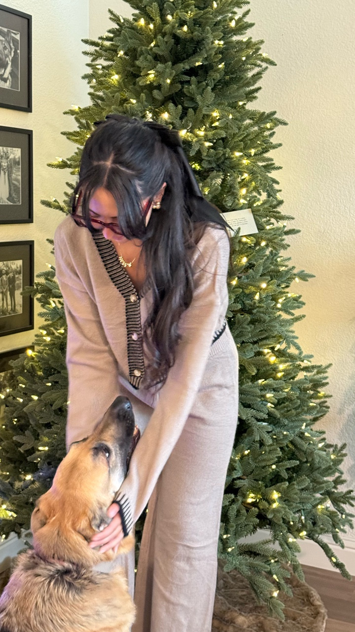 Decking the halls a little behind schedule, but this cozy set from @wdirara_us @amazon is keeping me motivated 🎄✨

#gifted #giftguide #disneystyle #giftidea #cozyset #amazonfashion #christmasgiftideas #christmasdecor #christmas

#LTKGiftGuide #LTKootd #LTKHoliday