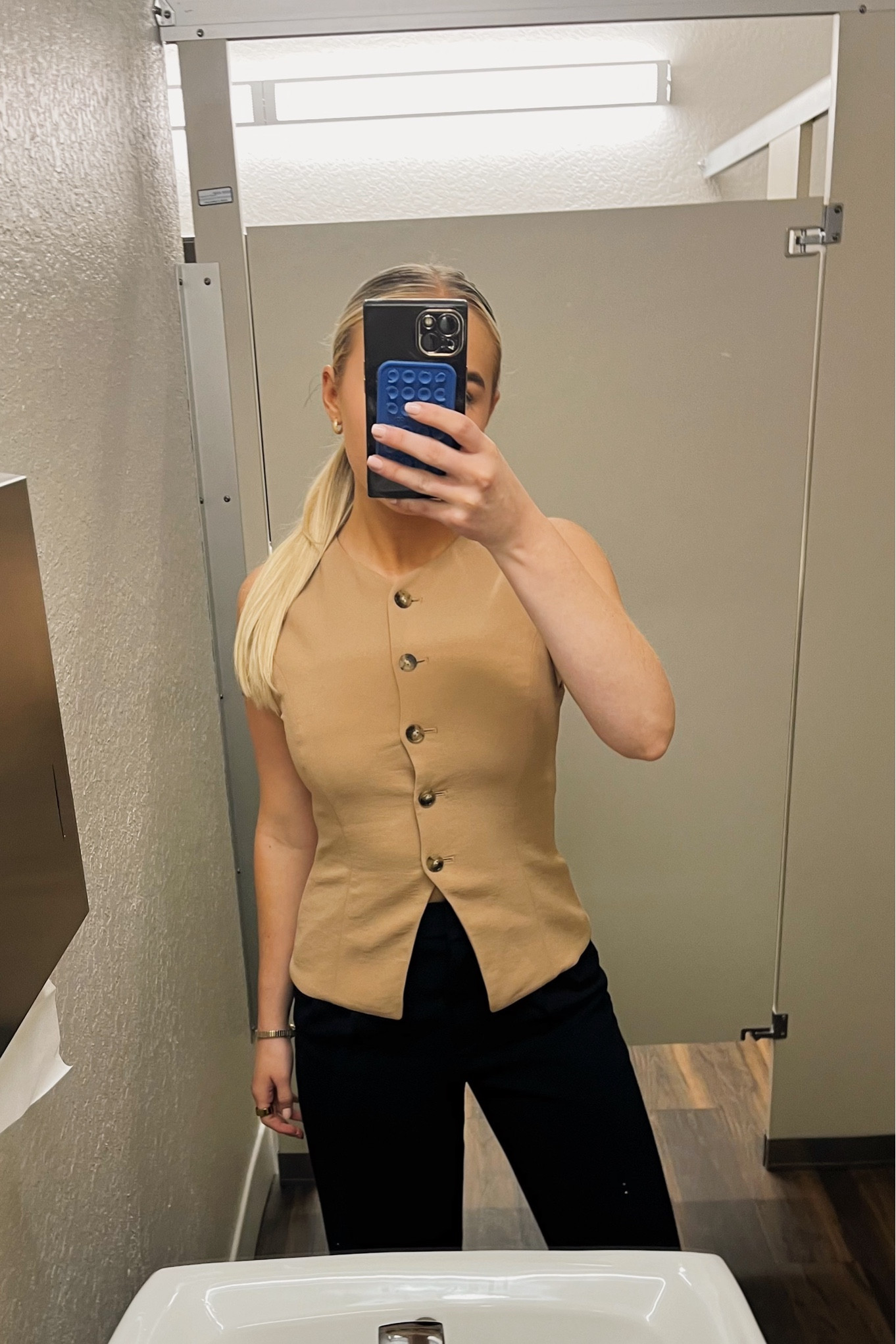 office ootd ☕️💭🔗

#LTKWorkwear