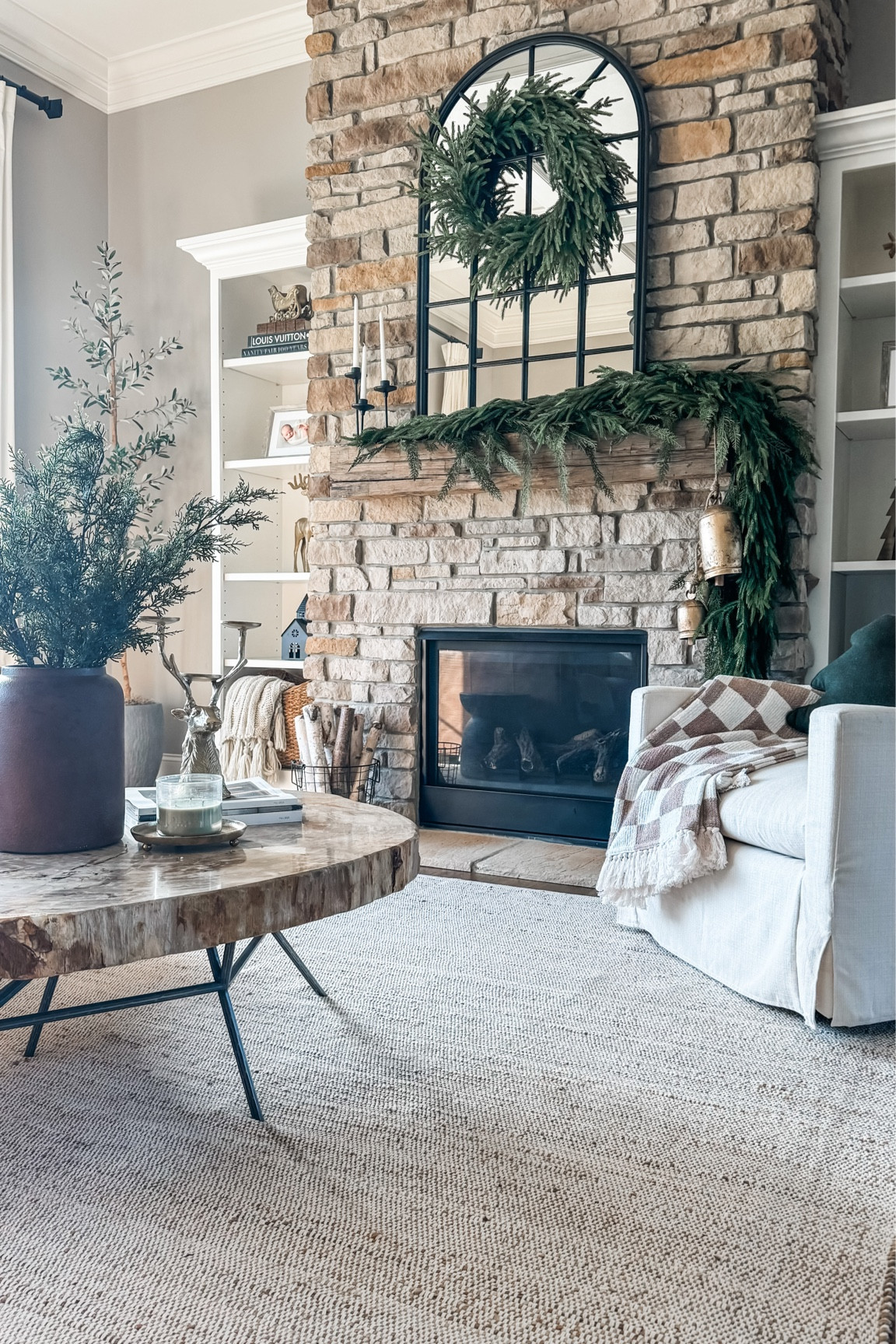  Christmas decor, Christmas floral 

#LTKhome #LTKSeasonal #LTKHoliday