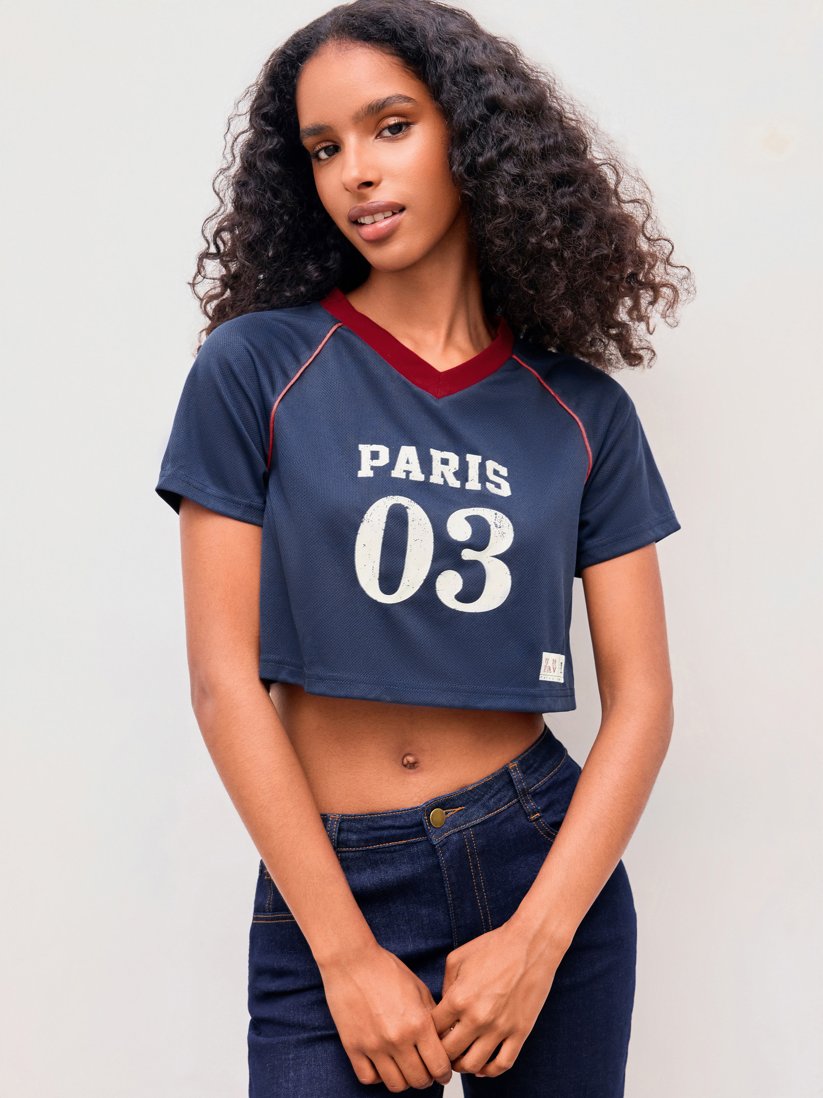 Knit Fabric Paris 03 V-neck Graphic Contrasting Binding Crop Tee For School | Cider