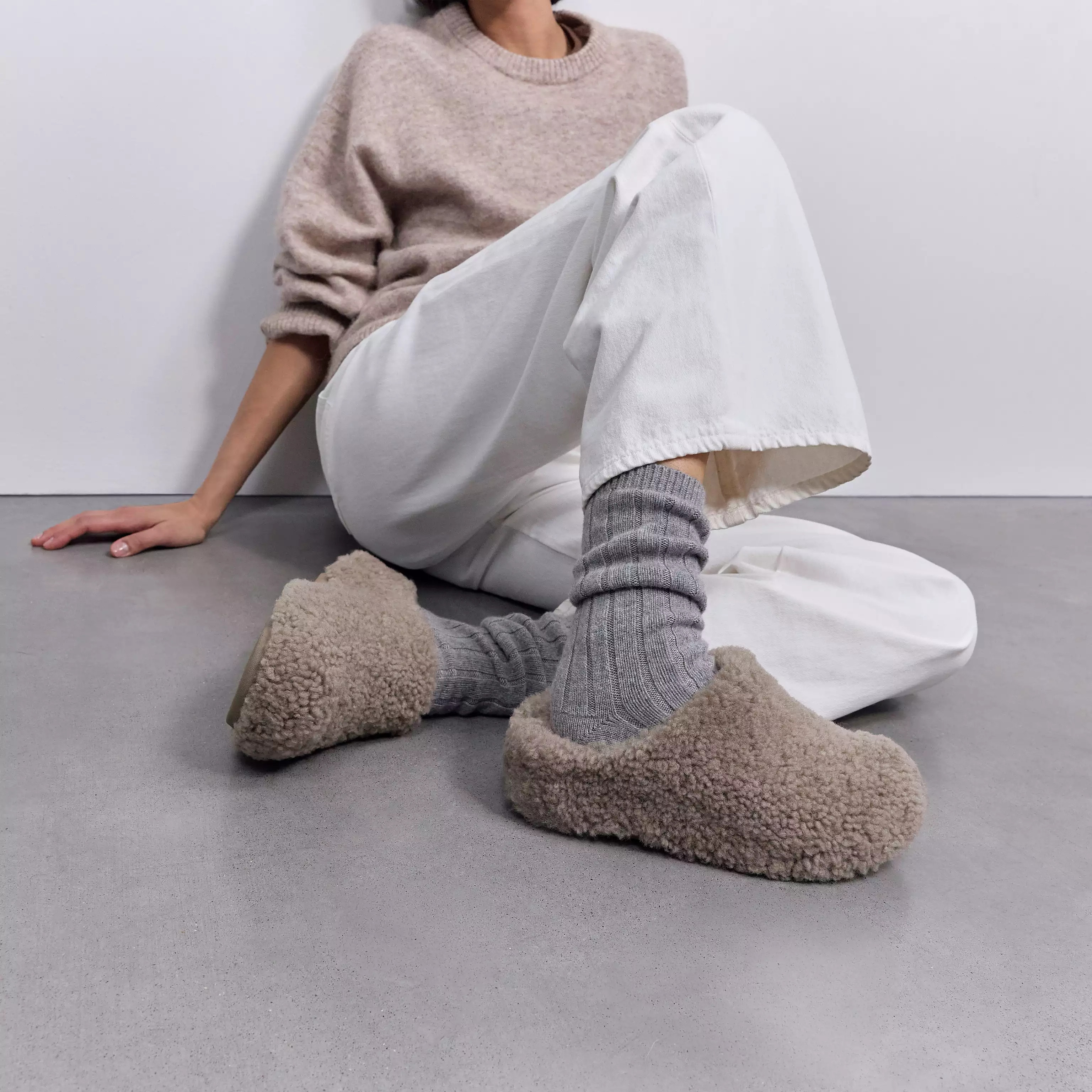 SHUV Curly-Shearling Clogs | FitFlop (UK)