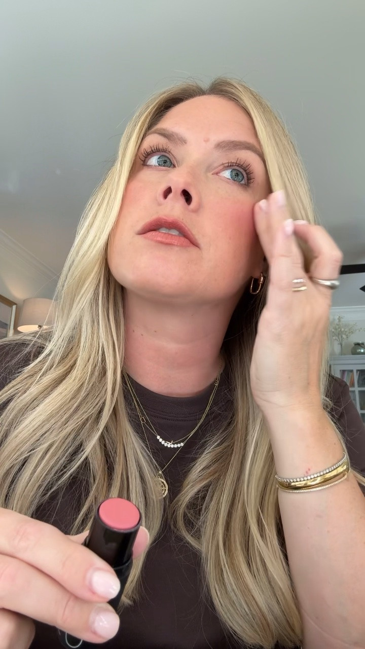 50% off is kind of major! @Ultabeauty ’s 21+ Fall Days of Beauty is underway, and the selection today, 9/13, is pretty awesome! From my favorite brow pencil that I cannot live without to a new fresh scent from Philosophy, below are my picks that are 50% off today at Ulta Beauty! #ultabeauty #ulta #ad

Products: 
Philosophy Fresh Cream Soft Velvet Eau de Toilette (2 oz)
Anastasia Beverly Hills Microstroke Brow Pen in Medium Brown 
NARS The Multiple Blush in Bad Habit