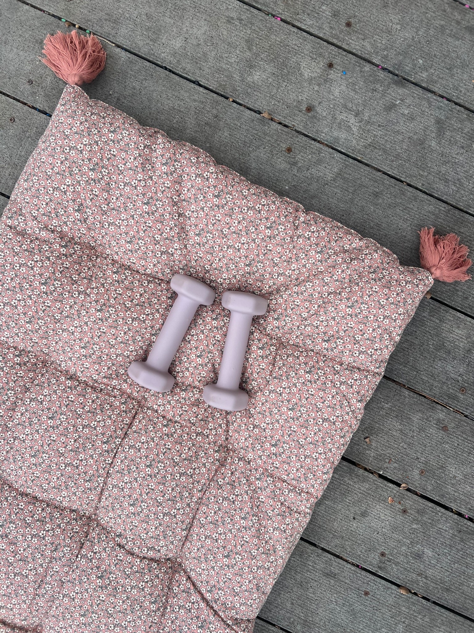 Sometimes your kids lose your yoga mat and you gotta improvise  🏋️ 

#LTKdayinmylife #LTKmomlife #LTKfitnessgoals