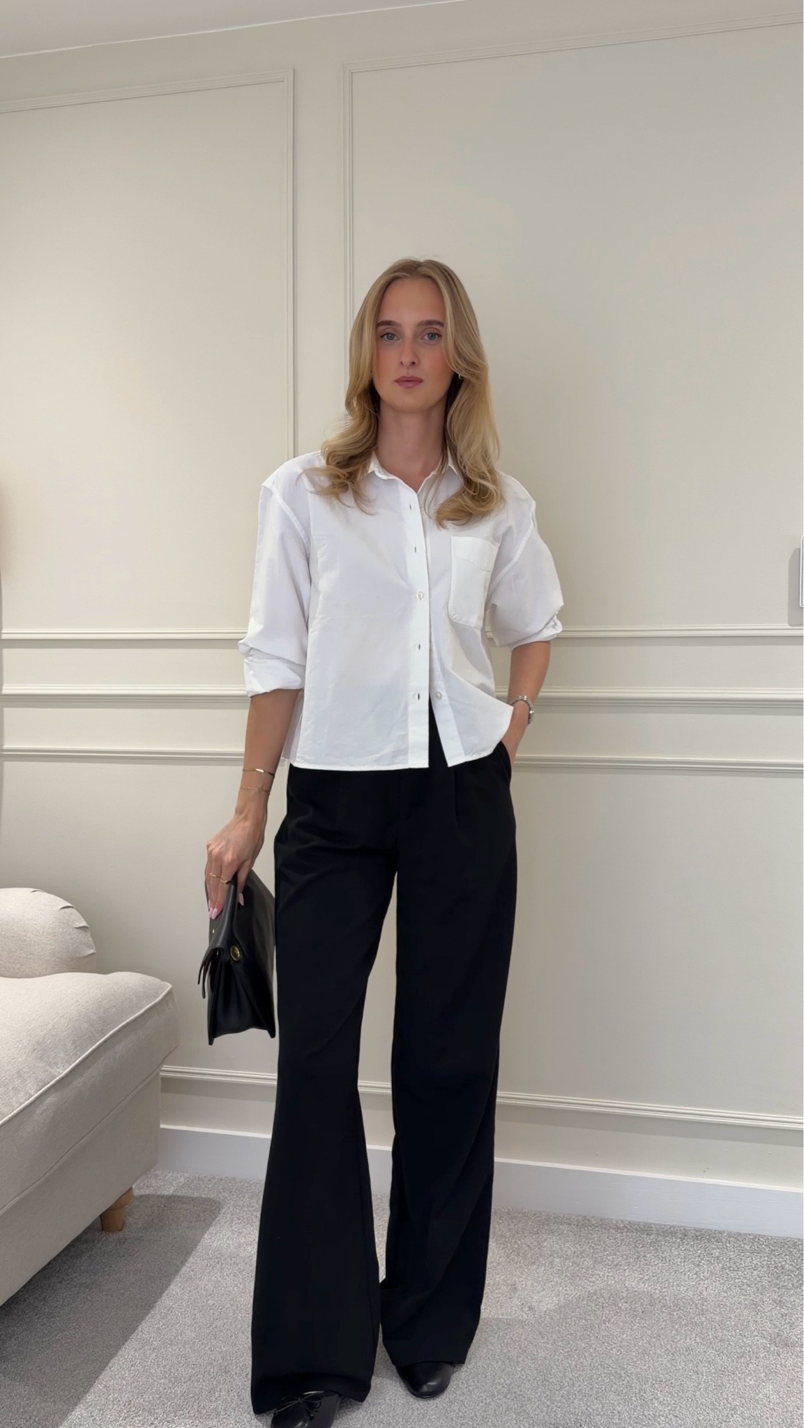 5 ways to style a white shirt, look 5 🤍

A white shirt and tailored trousers is one of those outfits that always feels polished without trying too hard. Loving my new bag, can be worn in so many different ways🫶🏼

Wearing XS in the shirt.

#LTKsummer #LTKeurope #LTKworkwear