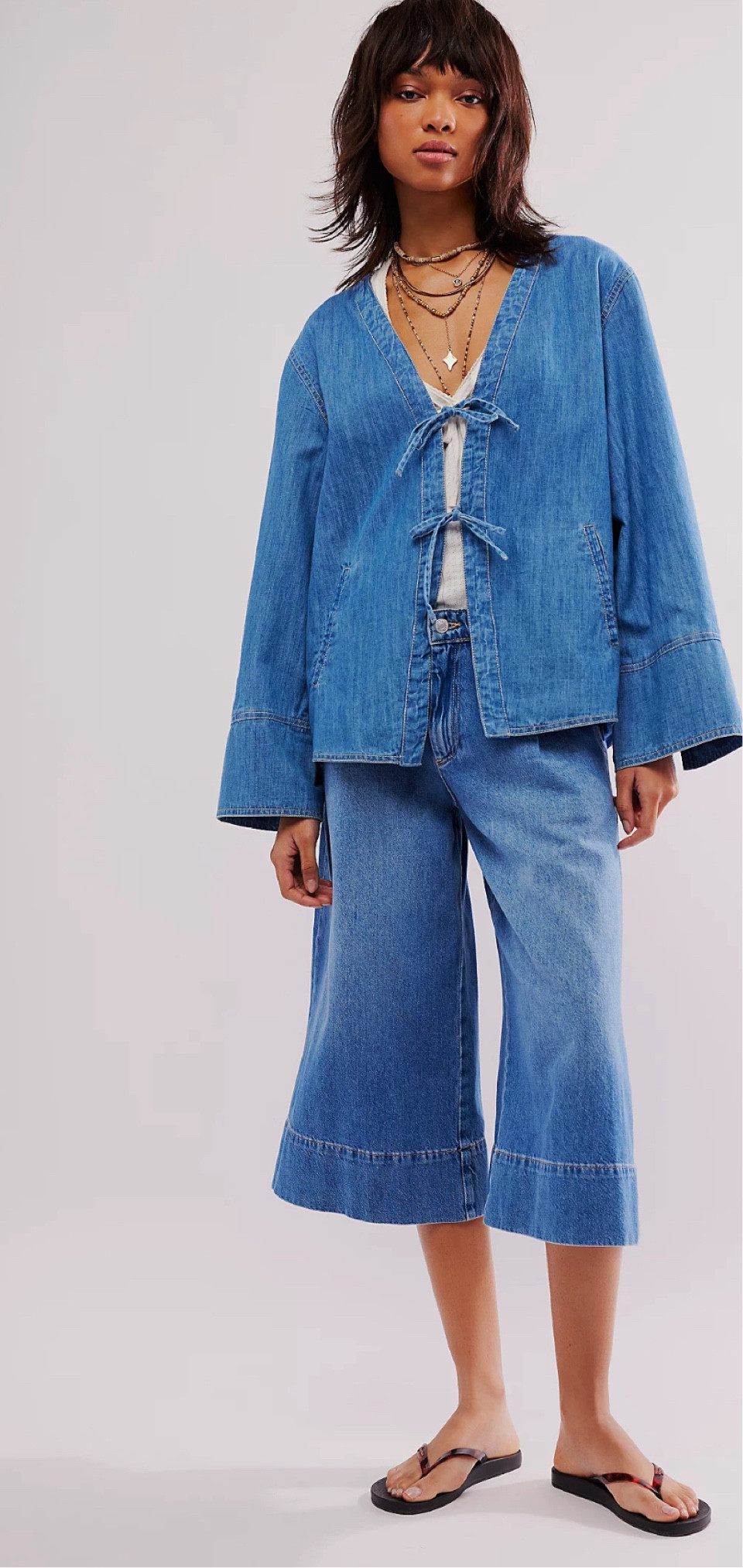 Tie Front Denim Jacket 💙

#LTKSeasonal #LTKStyleTip #LTKFindsUnder100