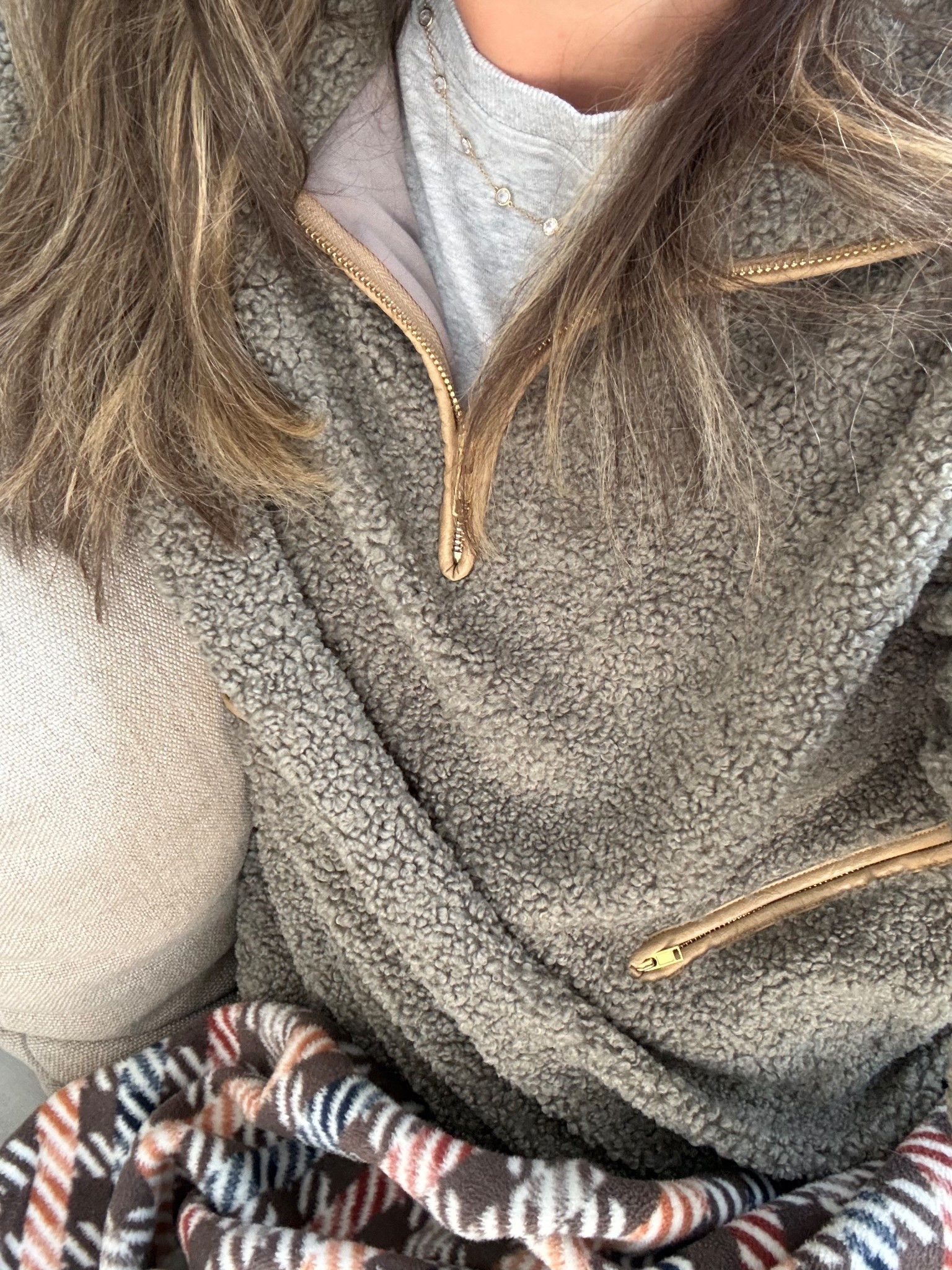 Cozy weekend OOTD. It’s freezing so im wearing my favorite @LAKE layering long sleeve tee, @Tuckernuck fleece, leggings (and sitting under a fleece blanket!) 

 

#LTKootd #LTKmorningroutine #LTKHome