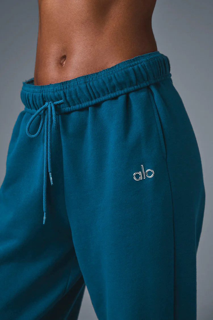 Accolade Sweatpant - Navy | Alo Yoga (US)