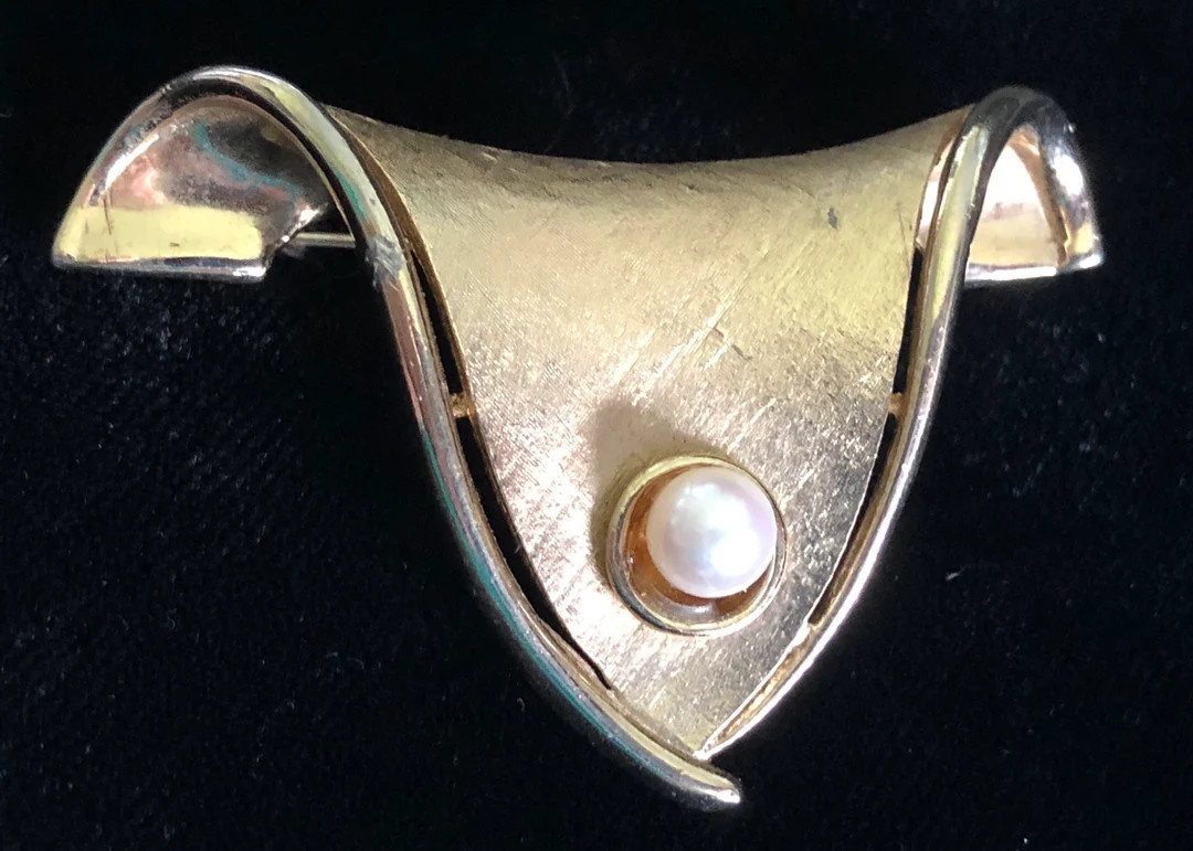 Interesting tailored abstract brooch in textured/brushed gold tone by Marcel Boucher. It has text... | Etsy (US)