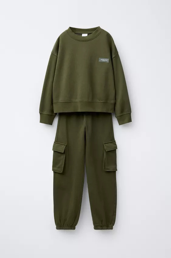 SWEATSHIRT AND CARGO JOGGER SET WITH RUBBERIZED LABEL | Zara US