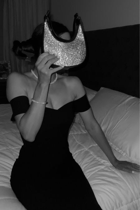 Little black dress


#LTKwedding #LTKFind #LTKSeasonal