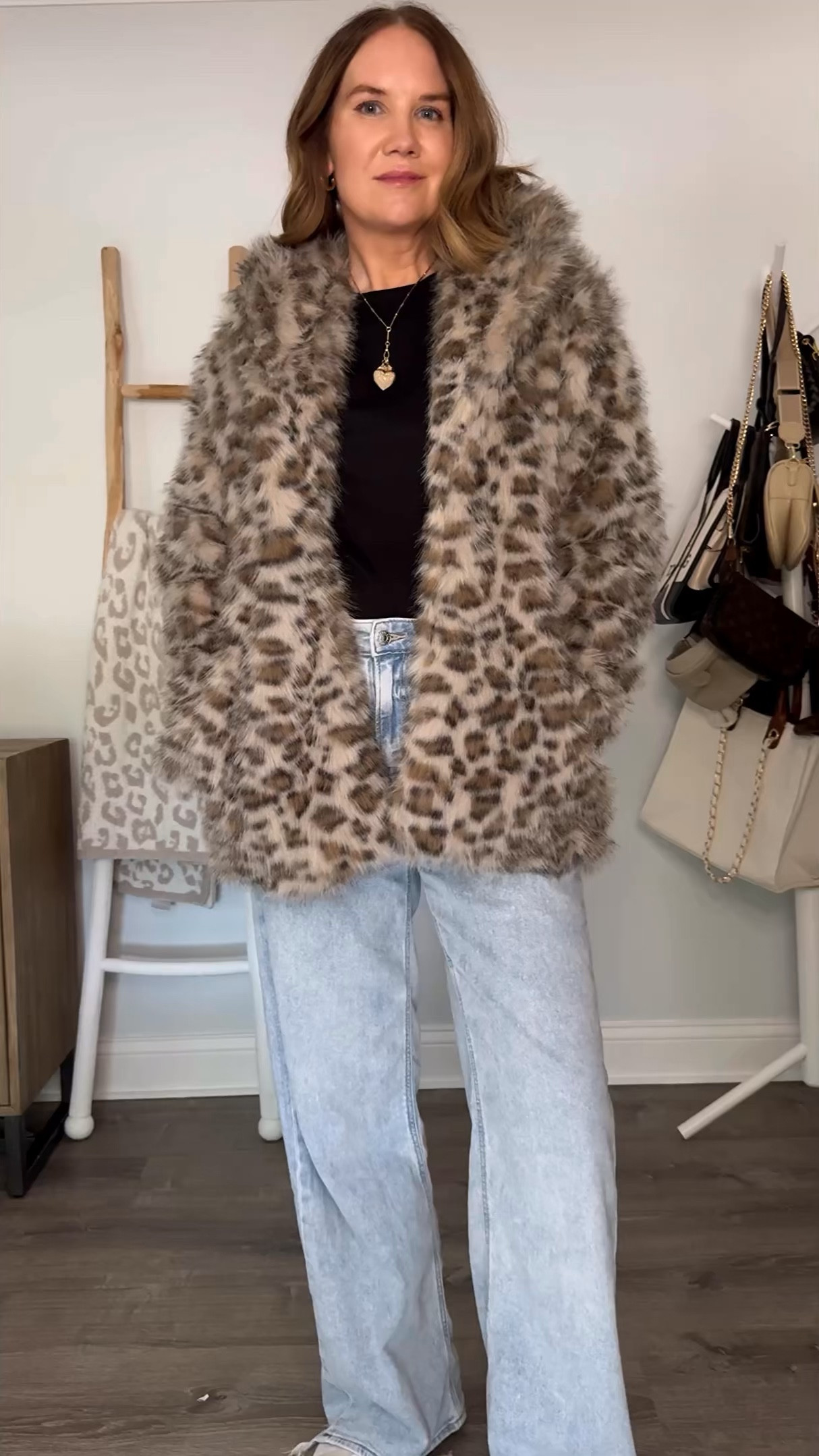 🎯ATTN SHOPPERS! @target is having a huge fall sale this week and I found some really cute things!

Leopard coat medium 
Wide leg jeans TTS 
Target haul, fall outfit, Target style, elevated casual style, what to wear, how to style, sweater dress, cargo pants, lady cardigan, grey jeans, leopard coat, faux fur, over 40 fashion, fall family photos


#LTKFindsUnder50 #LTKVideo #LTKOver40