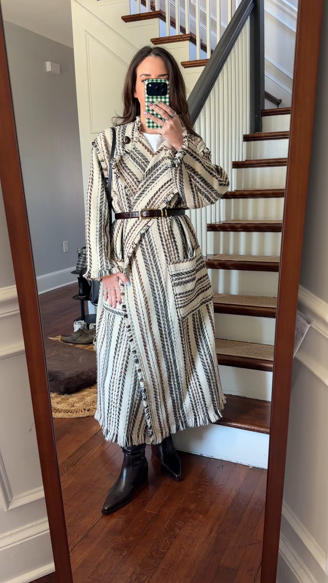 an oversized jacket that is perfectly cinched with a leather belt from madewell and paired with brown knee high leather boots from larroude.

brown outfit. statement coat. brown boots. printed jacket. isabel marant. 

 

#LTKootd #LTKSeasonal #LTKSaleAlert