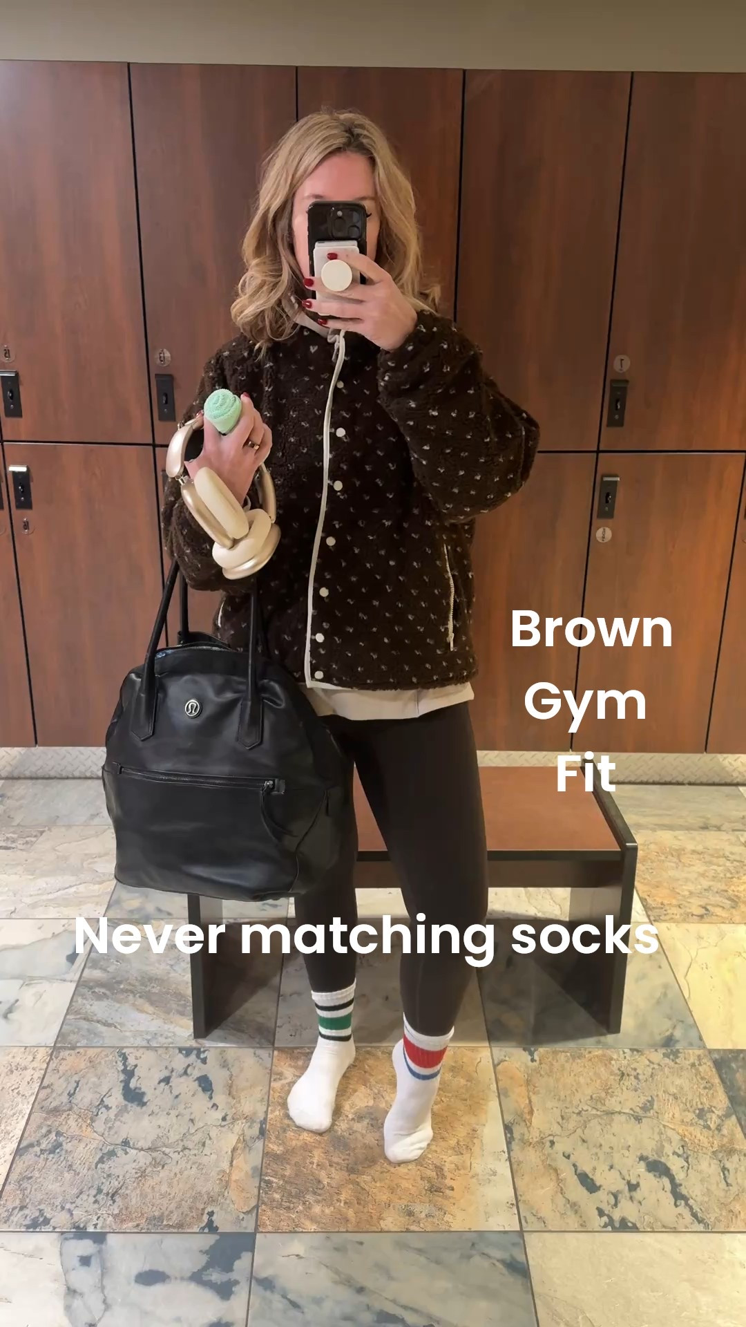 My head to toe brown gym outfit of the day!  Also off brand headphones that are great !  I never buy expensive headphones or sunnies !! 

#LTKwinter #LTKcanada #LTKmidsize