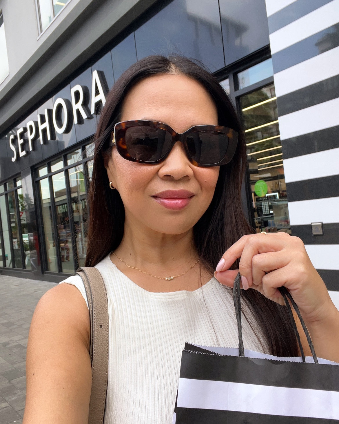 The @sephora Savings Event is here with first access for Rouge! Use code SAVINGS if shopping online! (some exclusions apply):

--> Rouge members 20% off: 11/1 - 11/11
--> VIBs 15% off: 11/5 - 11/11
--> Insiders 10% off: 11/5 - 11/11
--> All Sephora Collection 30% off: 11/1 - 11/11

Linked my absolute top favorites and beauty staples to shop during the event!

#sephorapartner #sephorahaul
 

#LTKSaleAlert #LTKBeauty