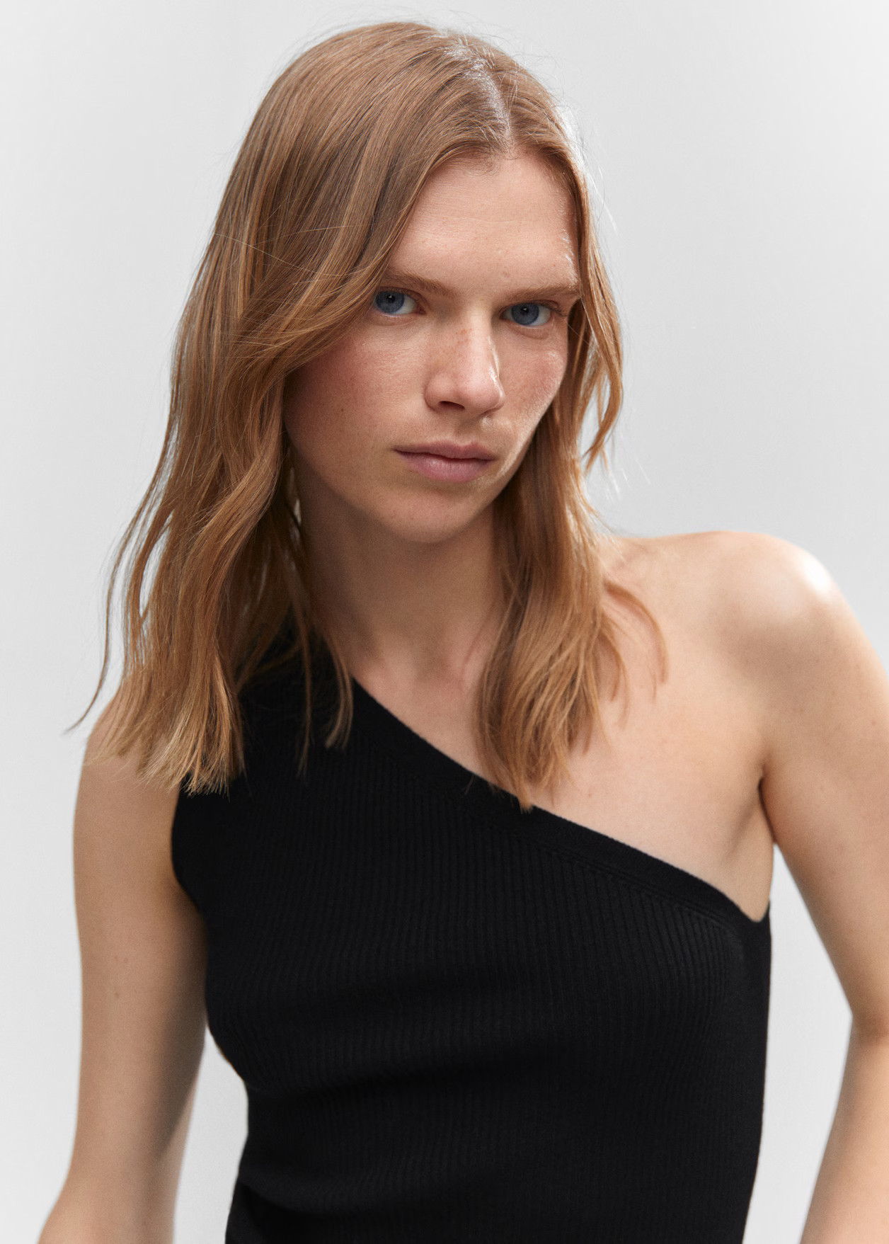 Asymmetrical-neck knitted top | MANGO (UK)