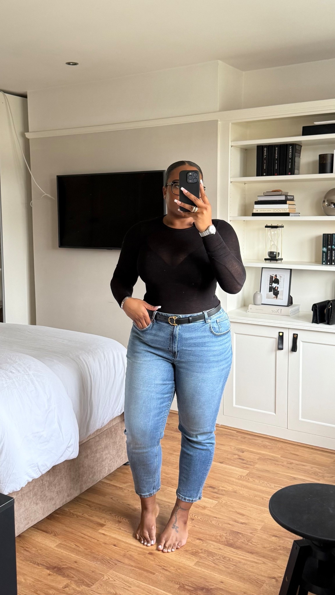 A really simple fit, with this sheer mesh top and relaxed skinny jeans! I got these in a shorter length to give more of a cropped look!

#LTKuk #LTKmidsize #LTKjeans