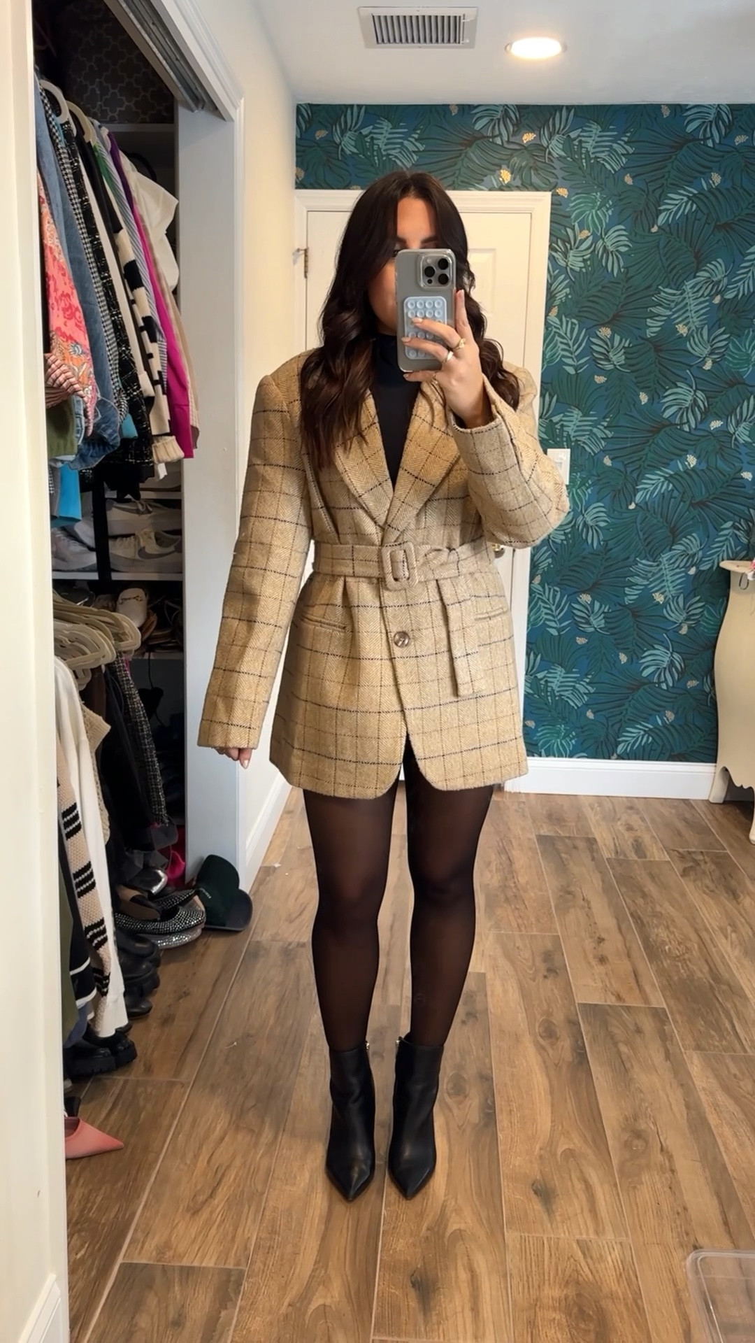 It’s been a minute since I did a @revolve try on and they had SO many cute finds for my California trip this week 👏 which one is your fav?



Millennial revolve finds, revolve fashion, millennial style, size 6, revolve unboxing #revolvetryon #whatstrending #revolvehaul  

#LTKSeasonal #LTKstyletip #LTKVideo