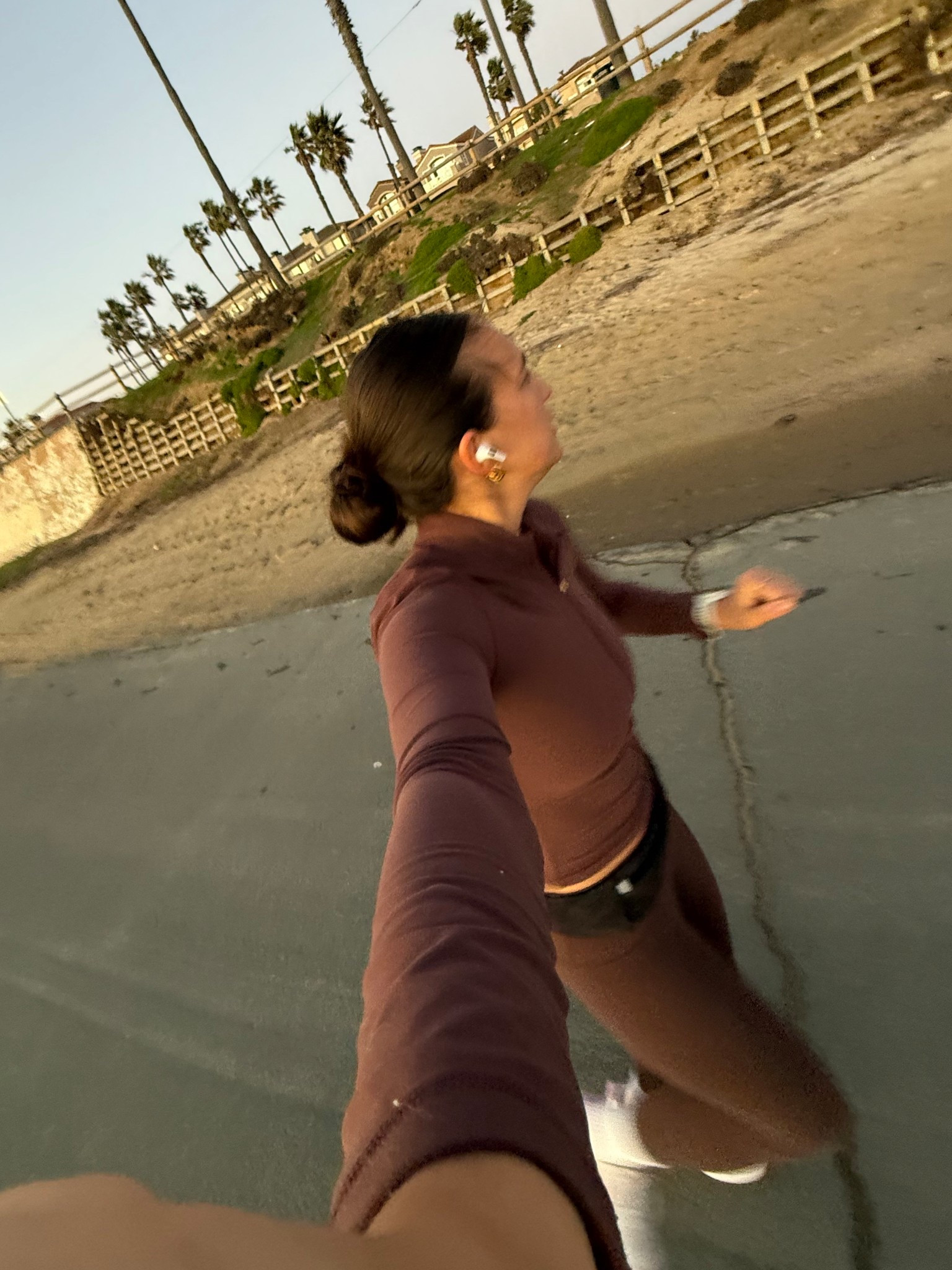 Running outfit🤎 
Shirt and leggings: @Aritzia 


#LTKfitnessgoals #LTKActive #LTKootd