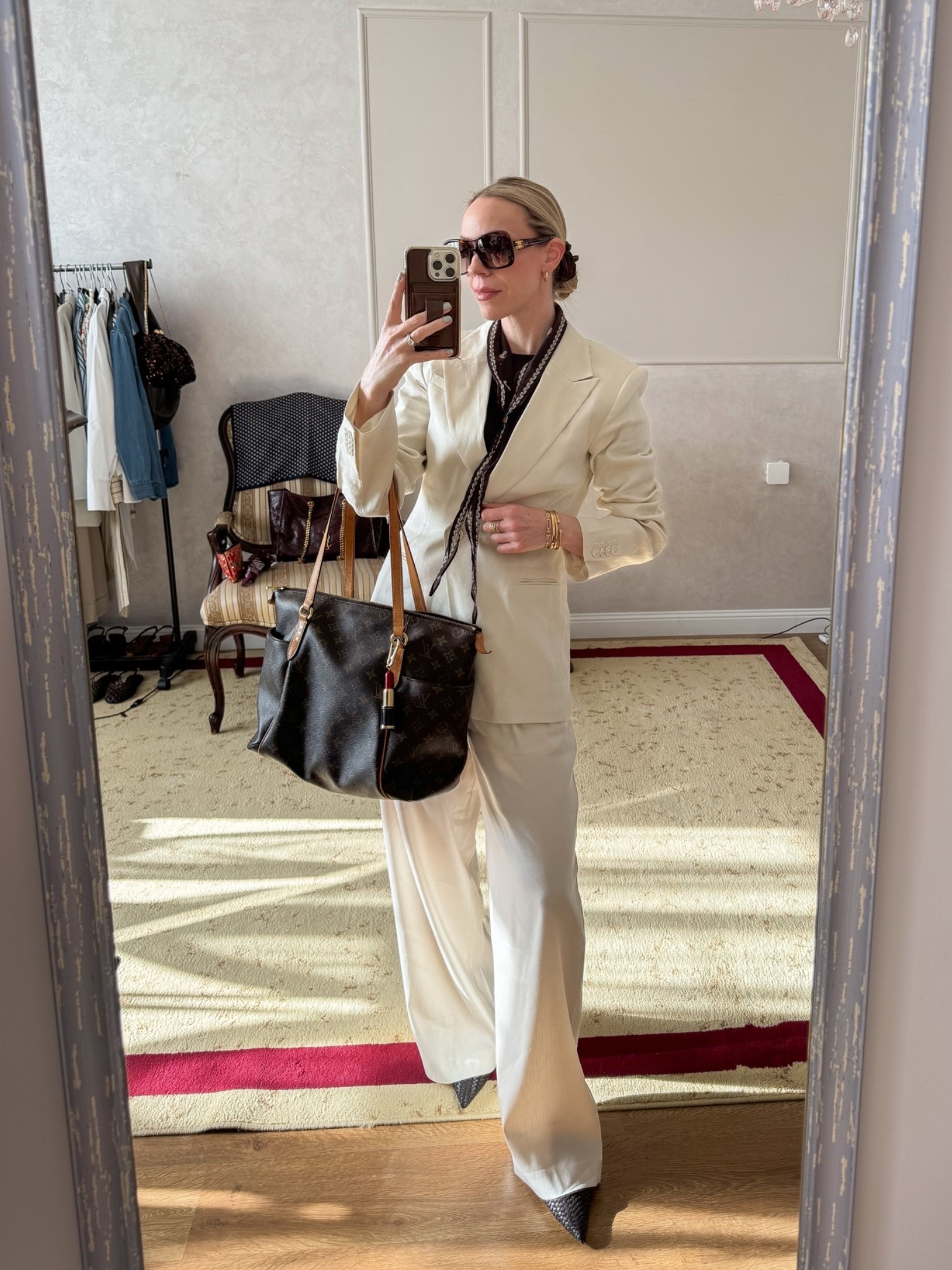 Work outfit, summer workwear, cream linen suit, linen blazer, bandana scarf, Louis Vuitton tote bag

#LTKWorkwear #LTKootd #LTKSeasonal