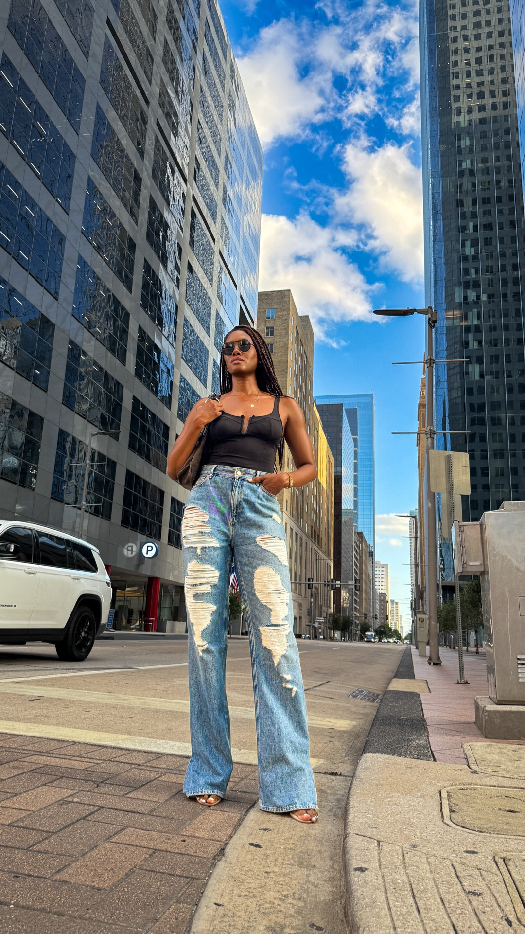 The Khloe jean from Good American is a tall girls dream! 
You can’t beat a 36 inch inseam, I can’t believe I found jeans that cover my heel! 🤯
*they come in regular & petite sizes#LTKStyleTip 

#LTKOver40 #LTKTall