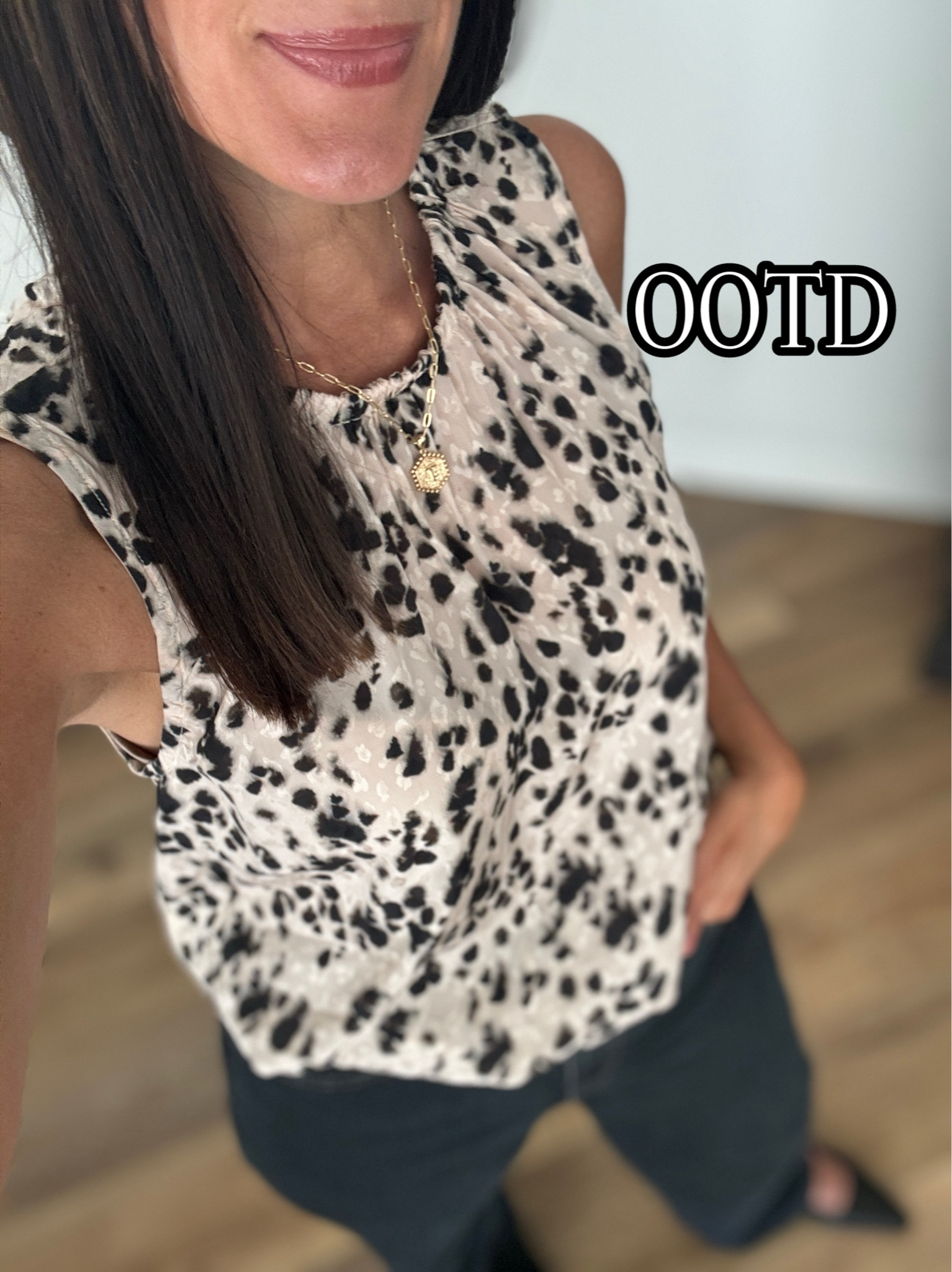 OOTD in the cutest gathered Evereve top. Great for work, casual, day to day!

Sizing:
Top-small
Jeans-Target, wearing 6. Size up if in between. 

casual outfit | elevated casual | fall outfit | workwear | leopard print 



#LTKOver40 #LTKStyleTip #LTKFindsUnder100