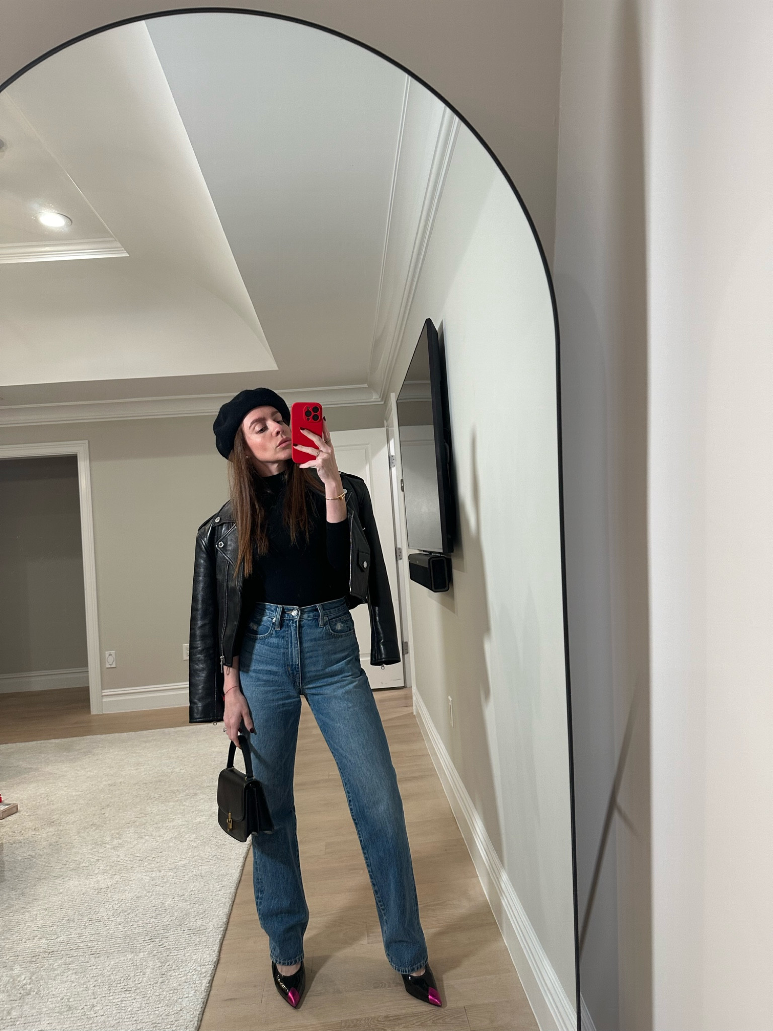 Did I stumble into some bad lighting? 💡

#LTKSeasonal #LTKItBag #LTKStyleTip