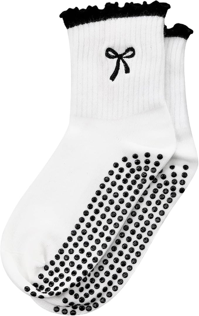 Jeyiour Women Cute Pilates Socks Christmas Non Slip Ruffle Yoga Socks with Grip Pilates Gift for ... | Amazon (US)