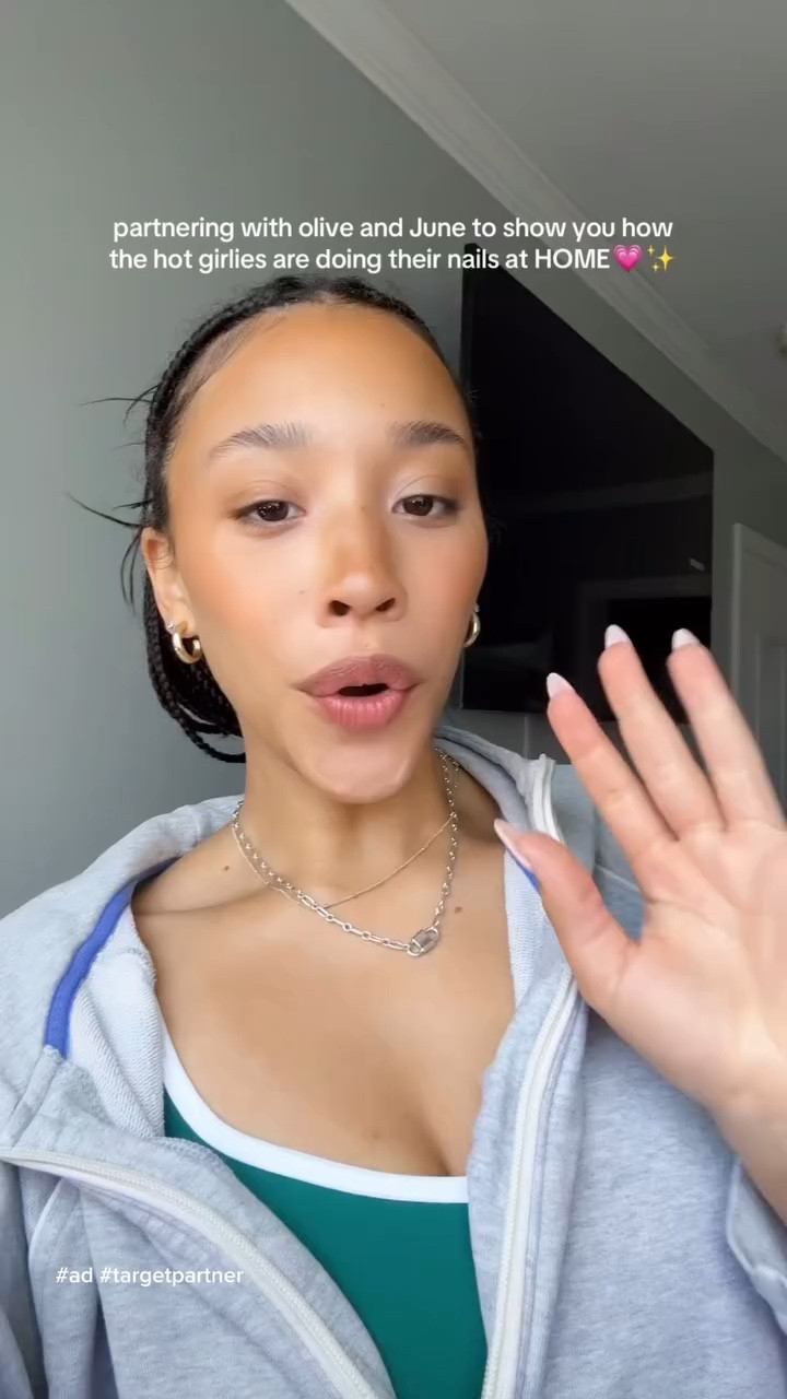 #ad We have the nail salon at homeeee im telling yall!🤭 @oliveandjune #nailsathome #oliveandjune #oliveandjunepartner @Target #AD #diynails #diymani #gelmani #diygel #TargetPartner #Target