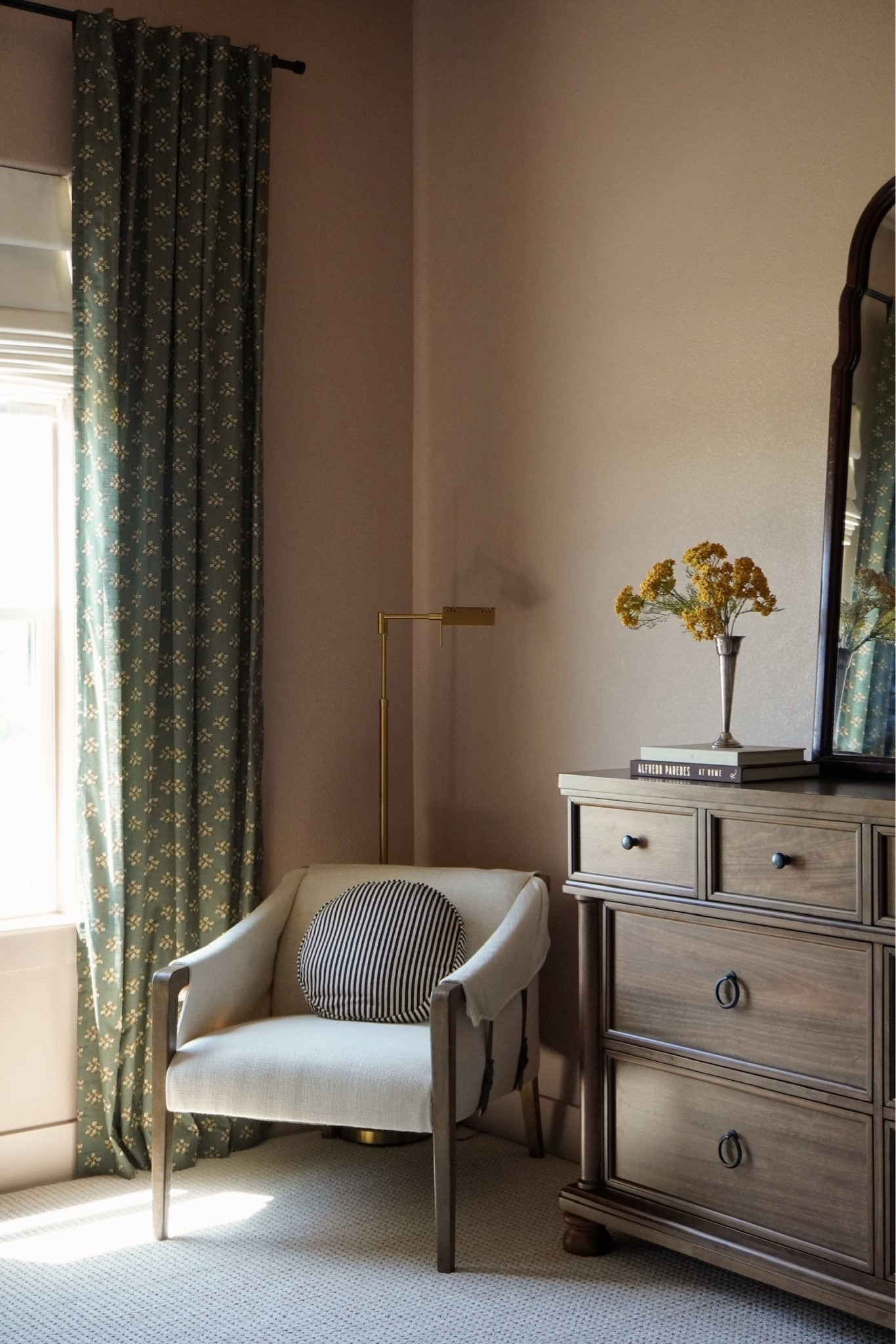 Guest room corner inspo!

guest room inspo, girls room, guest room design, cottage core bedroom, bedding inspo

#LTKHome #LTKSeasonal