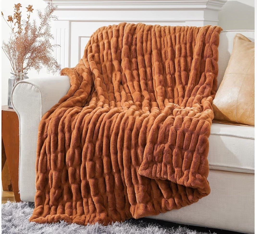 Can never go wrong with burnt orange this fall 

#LTKHome #LTKSeasonal