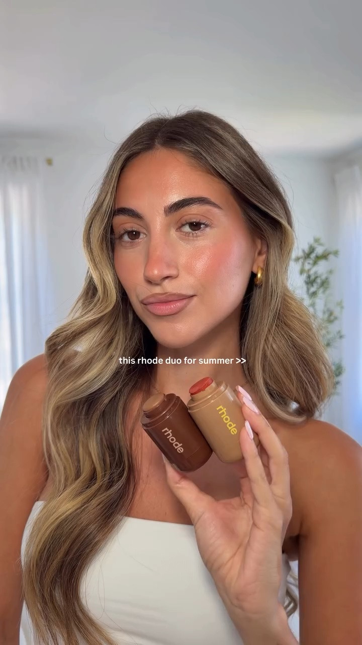 @rhode pocket bronze (sunbed) & pocket blush (sun soak) = duo of the summer 🌺🤎 
#makeup #rhode #rhodebronzer #summermakeup #bronzymakeup

#LTKSeasonal #LTKBeauty #LTKselfcare