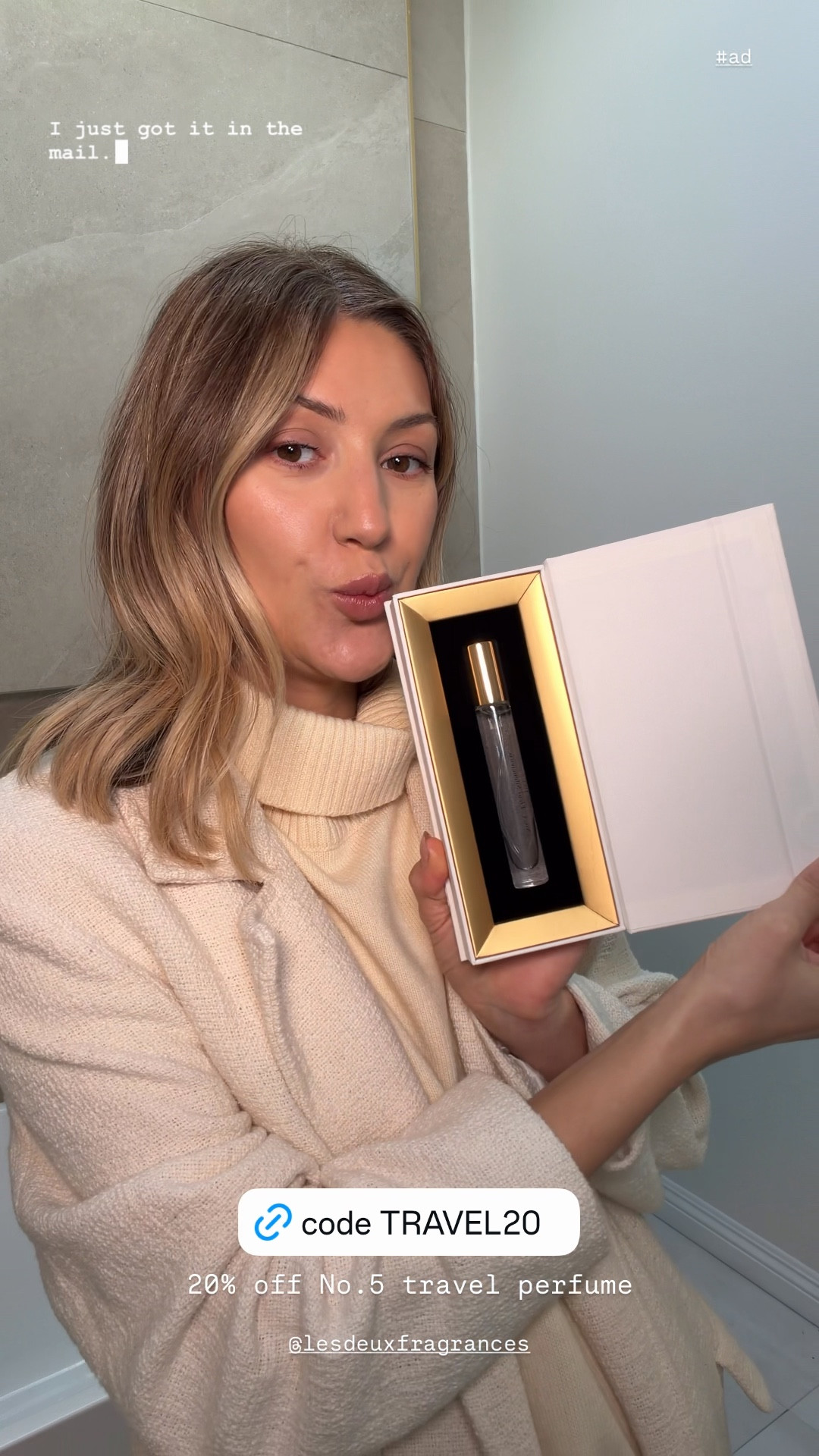 love me a good travel perfume! this @lesdeuxfragrances  No.5 perfume has notes of Neroli, Tuberose, Sandalwood, and Musk. Love it as a daytime fragrance. #ad

Code TRAVEL20 for 20% off! 

Fragrance 
Perfume 
Gifts for her 
daytime GRWM



#LTKselfcare #LTKgrwm #LTKTravel