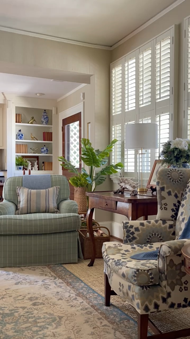 The most frequently asked question about our family room: “What color are the walls?” They’re painted in Urban Putty by Sherwin Williams—a gorgeous neutral that we’ve loved for years. Choosing the perfect neutral can be daunting, but you can’t go wrong with this one. 🤍🌿

#LTKVideo #LTKHome #LTKStyleTip