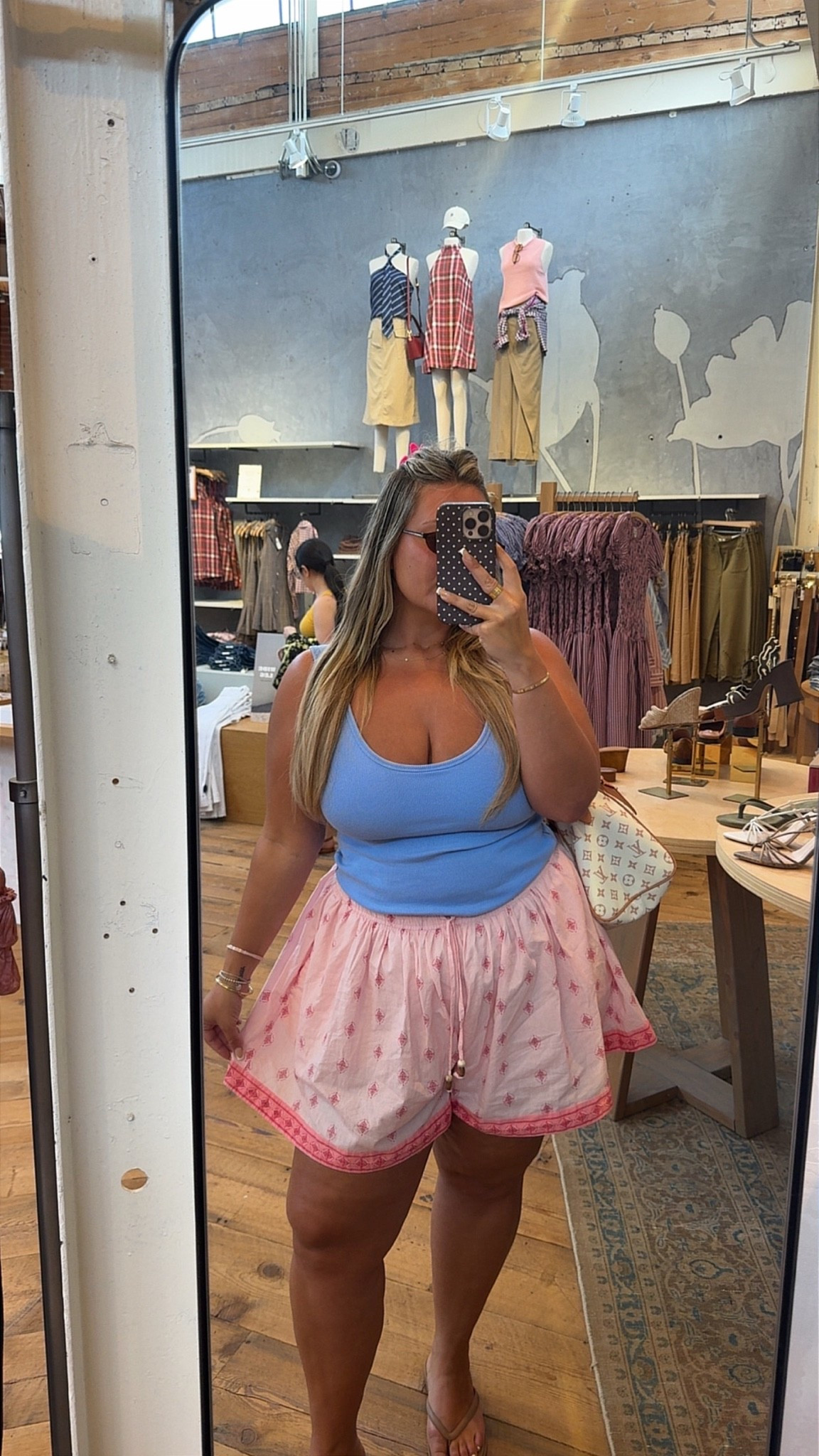 I love these shorts from Old Navy they’re so fun! 
Top: xl 
Shorts: xxl