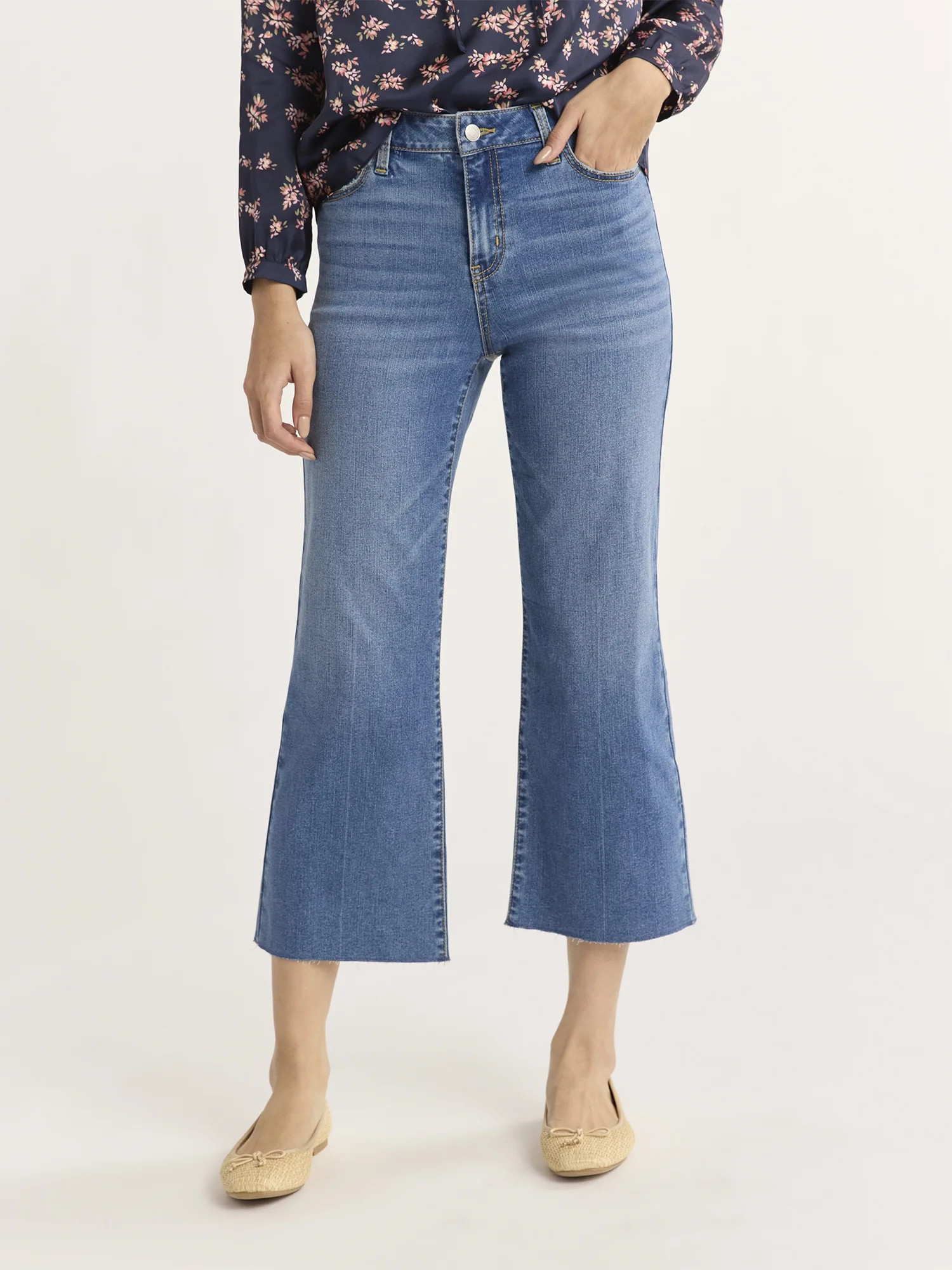 Time and Tru Women's Crop Flare Jeans, 26" Inseam, Sizes 2-20 | Walmart (US)